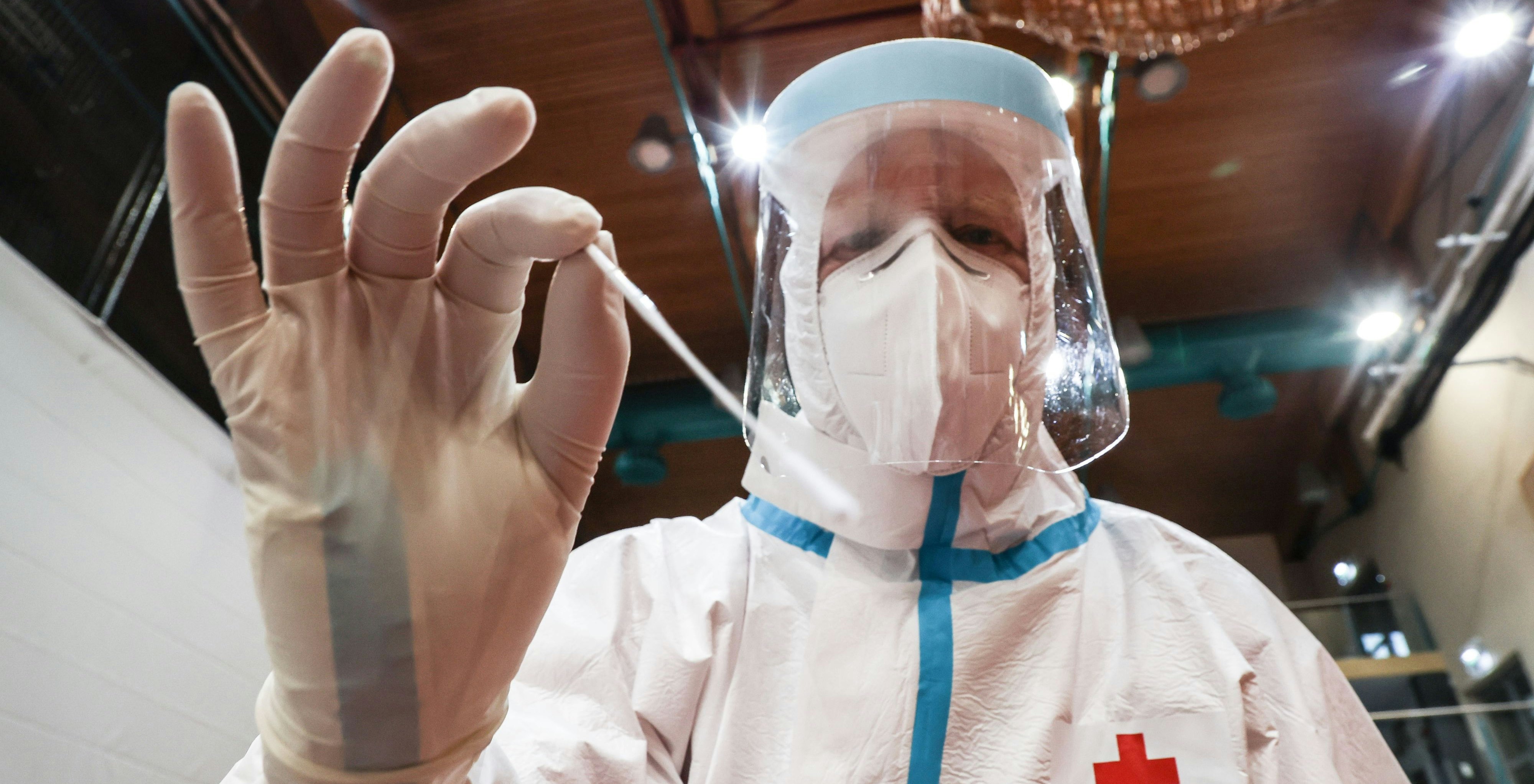 Corona-Tests könnten für Geimpfte noch länger verpflichtend sein.