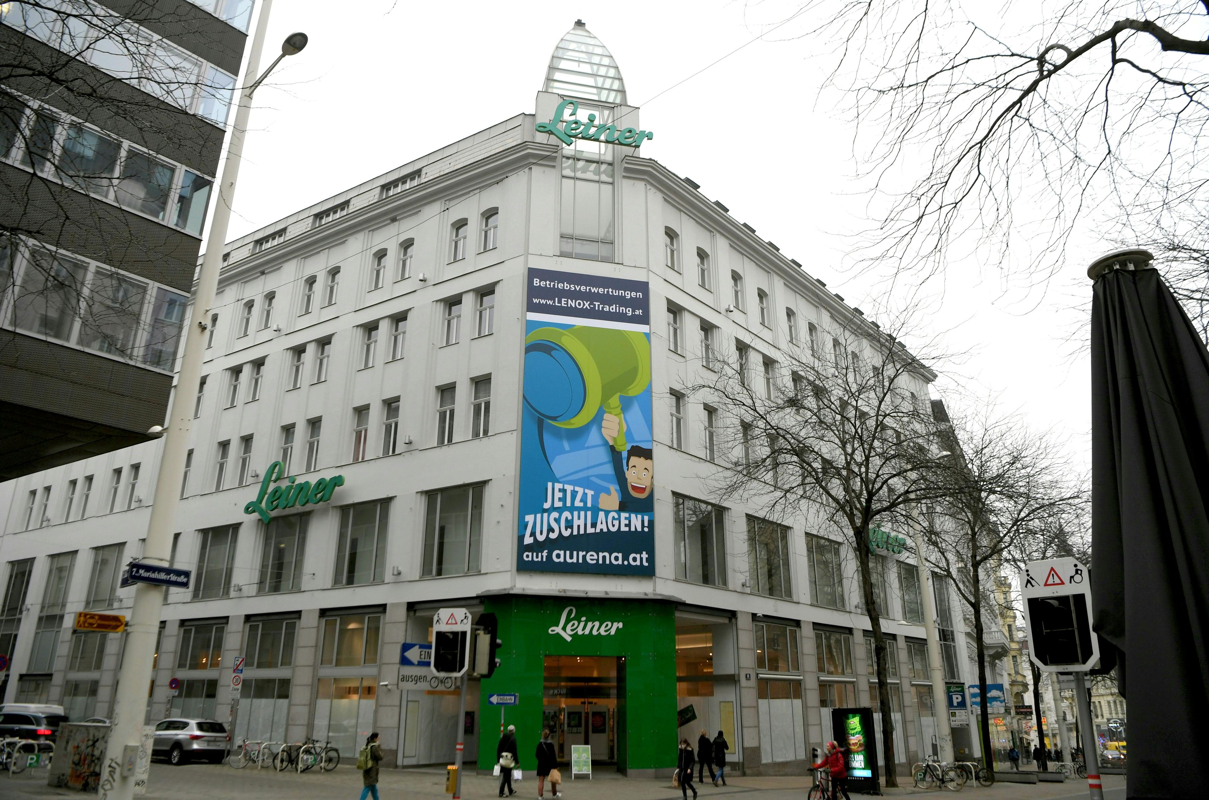 Download von www.picturedesk.com am 20.04.2021 (17:15).  ABD0054_20210203 - WIEN - ÖSTERREICH: ZU APA0116 VOM 26.1.2021 - Das Ende für das Möbelhaus "Leiner" auf der Wiener Mariahilfer Straße rückt immer näher: Die Signa-Gruppe will dort ein Kaufhaus nach Vorbild des Berliner "KaDeWe" errichten, im März sollen die Bagger auffahren. Damit das möglich ist, wird nun die sich noch im Geschäft befindliche Ware - von Küchen über Orientteppiche bis hin zu Wäscheständern - versteigert, wie die beauftragte Auktionsplattform aurena.at mitteilte. Im Bild: Das Möbelhaus Leiner auf der Mariahilfer Straße, aufgenommen am Mittwoch, 03. Februar 2021. - FOTO: APA/ROLAND SCHLAGER - 20210203_PD4716 - Rechteinfo: Rights Managed (RM)