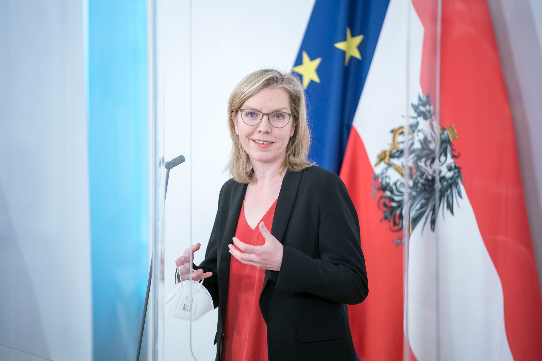 Klimaschutzministerin Leonore Gewessler im Rahmen einer Pressekonferenz. Archivbild.&nbsp;