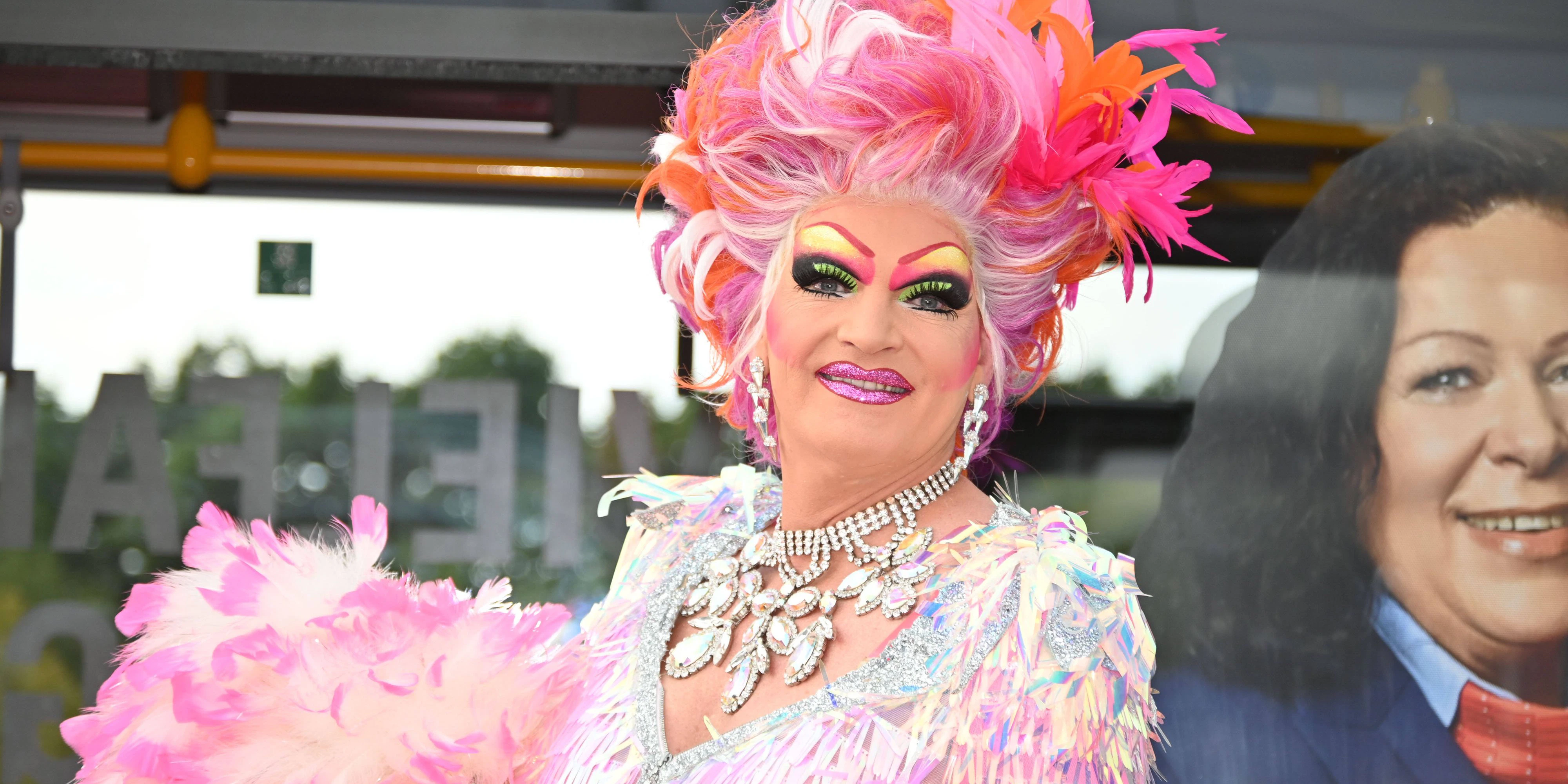 Dragqueen Olivia Jones könnte sich vorstellen Bohlens Job beim "Supertalent" zu übernehmen.