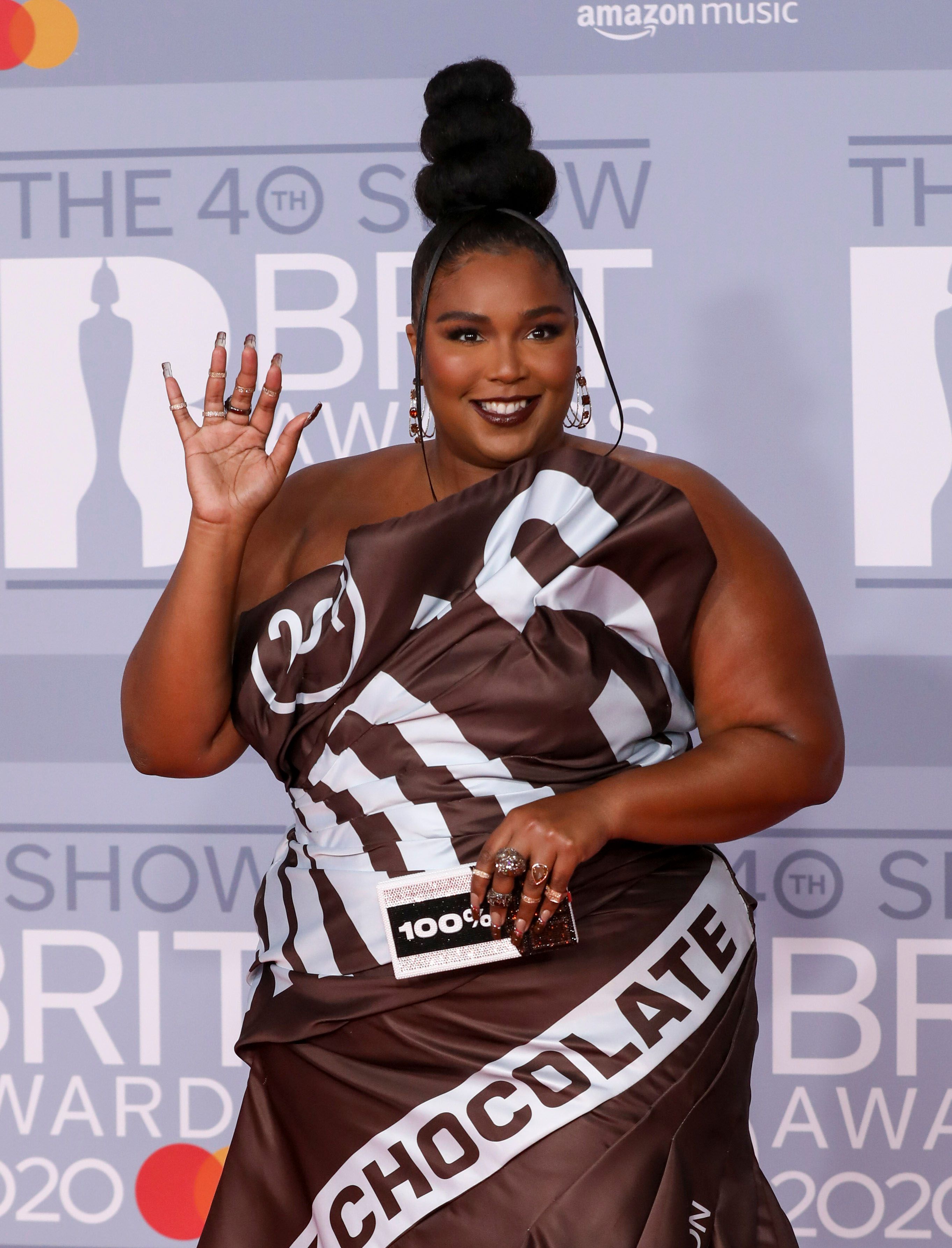 <strong>Lizzo</strong>feiert ihre Kurven und Rundungen. Am liebsten mit einer wichtigen Botschaft an ihre Fans.