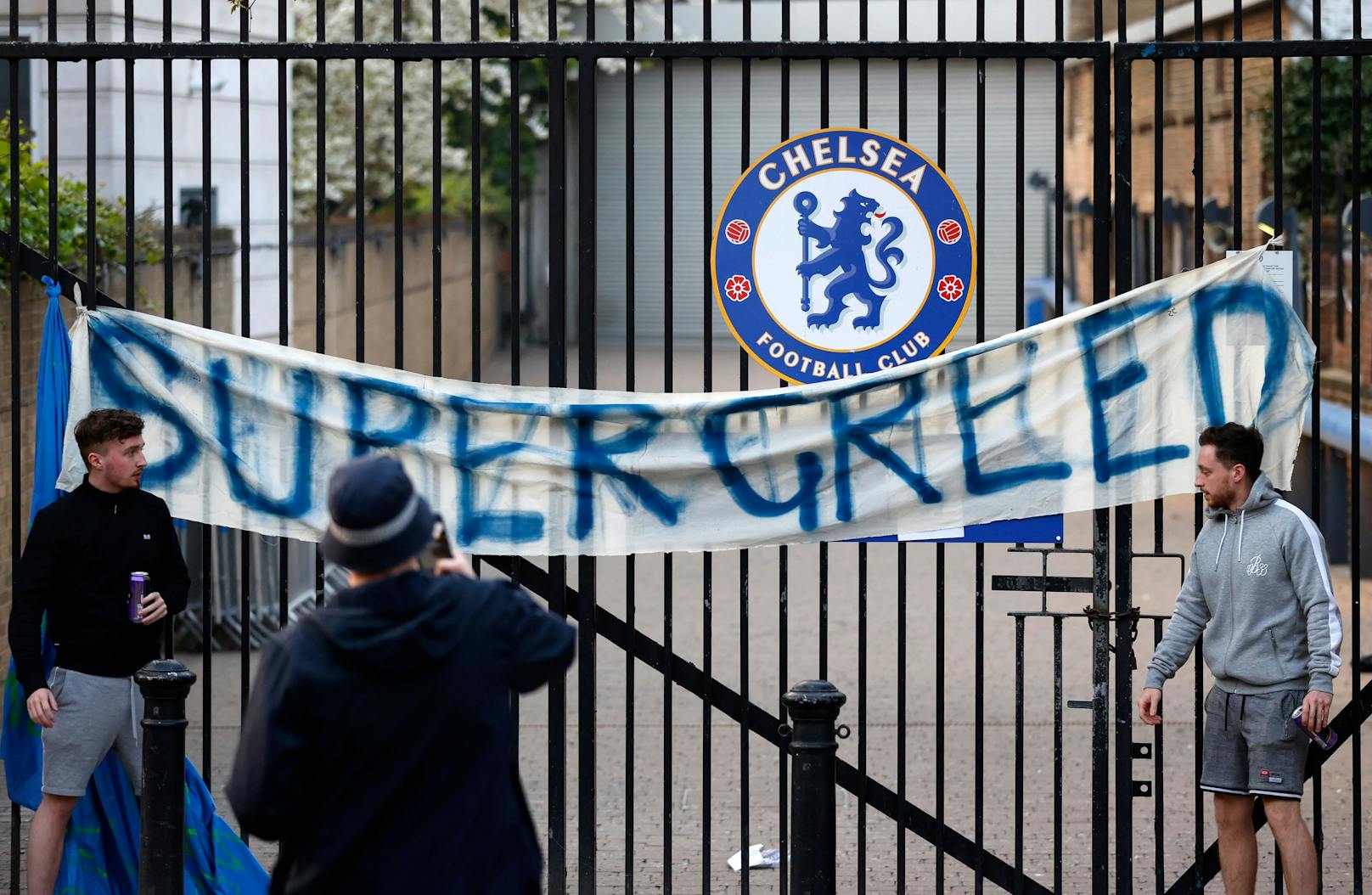 Die Fans des FC Chelsea protestierten gegen die Super League.