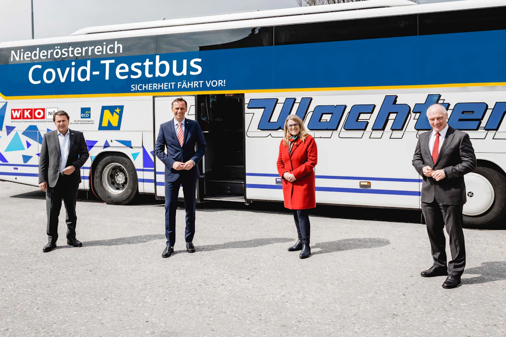 WKNÖ-Präsident Wolfgang Ecker, Wirtschaftslandesrat Jochen Danninger, Gesundheitslandesrätin Ulrike Königsberger-Ludwig und ecoplus Geschäftsführer Helmut Miernicki (v.l.).