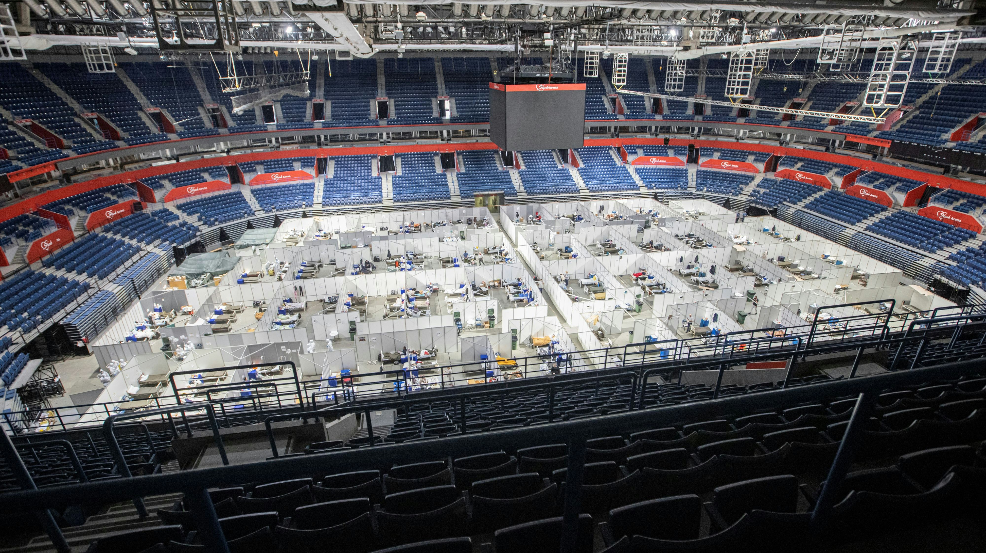 In der Stark Arena in Belgrad werden über 300 Corona-Patienten betreut.