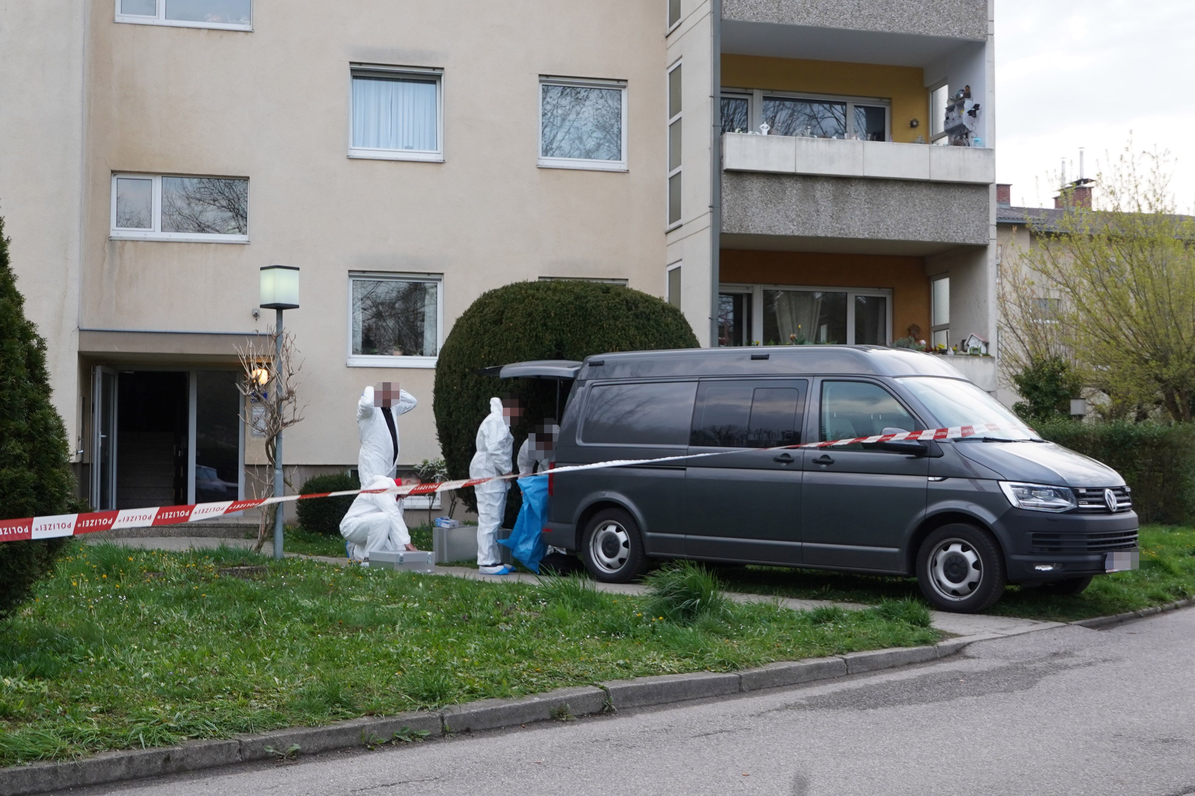 Mutmaßlicher Killer Wird Nach Beziehungstat Notoperiert | Heute.at