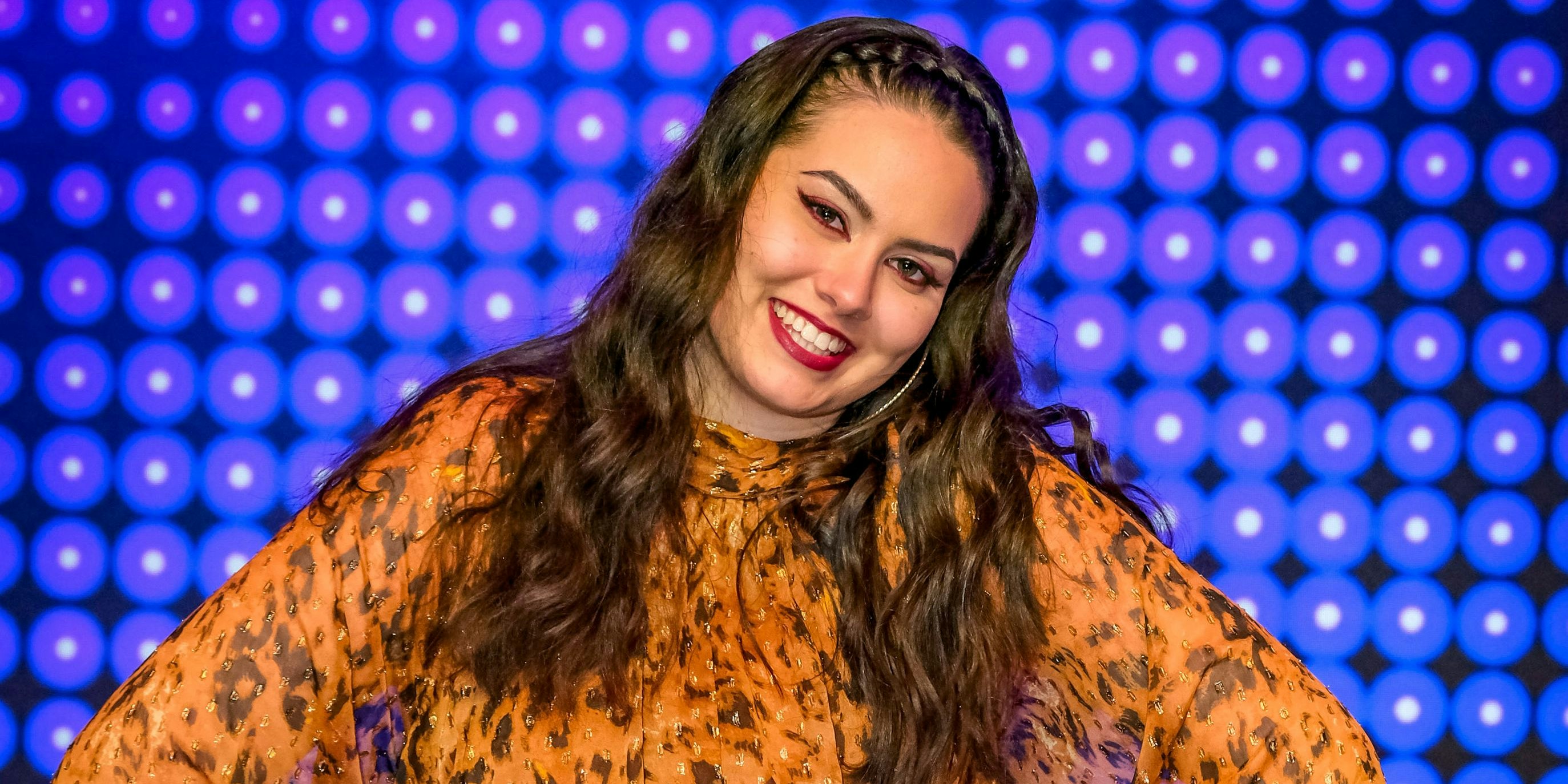 Teodora Špirić (20) sing in der zweiten Finalshow zuerst mit und dann gegen Laura Kožul (16).