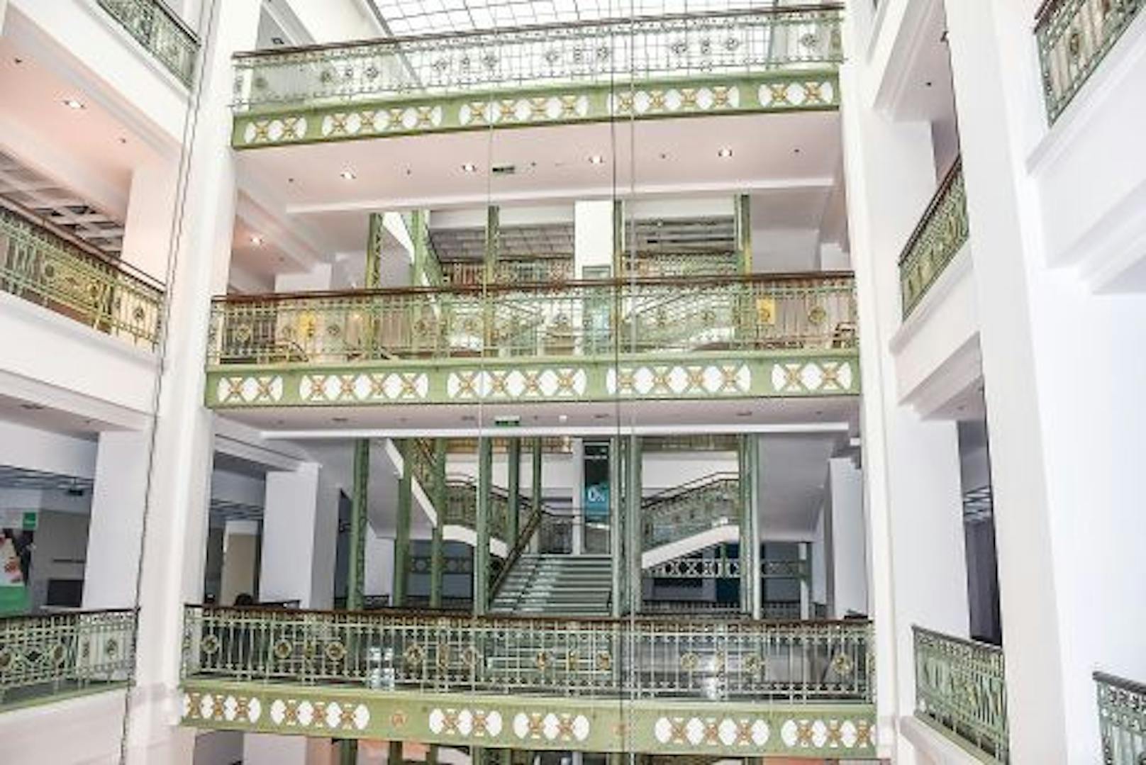 Zum Abschluss eines der größten Auktionsprojekte Österreichs wird mit dem Treppengeländer nun eine besondere Rarität für den guten Zweck versteigert.