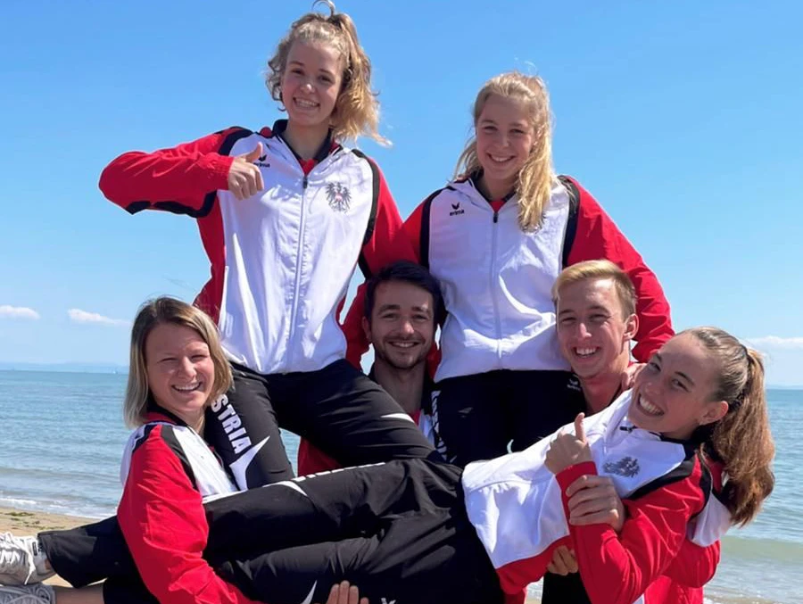 Österreichs Flossenschwimm-Nationalteam. 