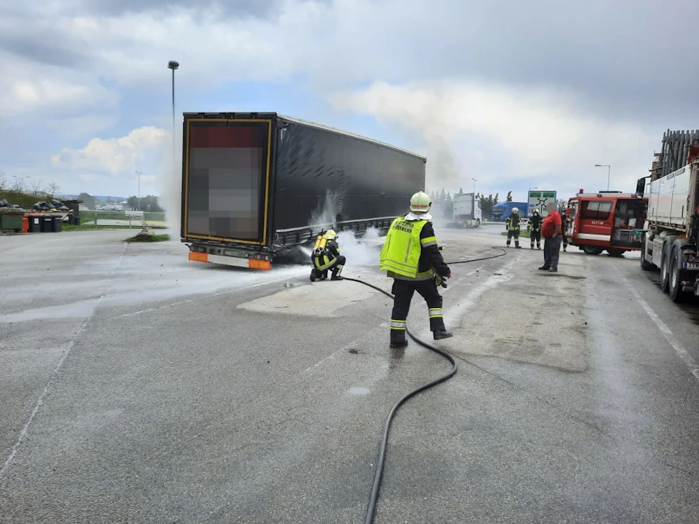Die Feuerwehr löschte den Brand.