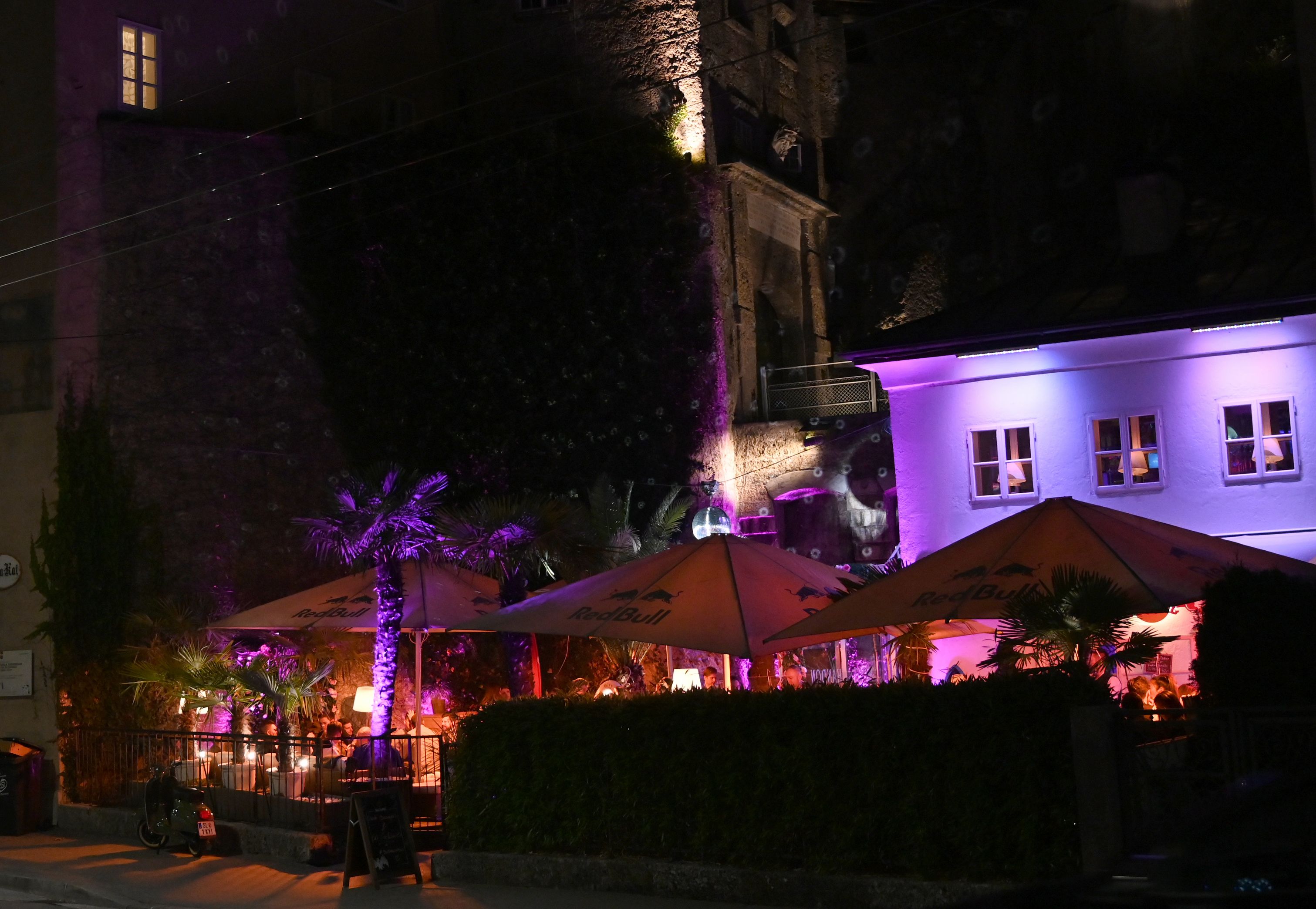 Die Gastro-Sperrstunde wird auf 22 Uhr liegen