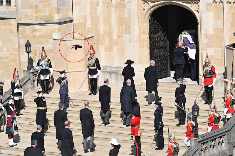 Beerdigung von Prinz Philip. Hier versteckt sich ein Fotograf. Es war ein Wunsch von Prinz Philip.
