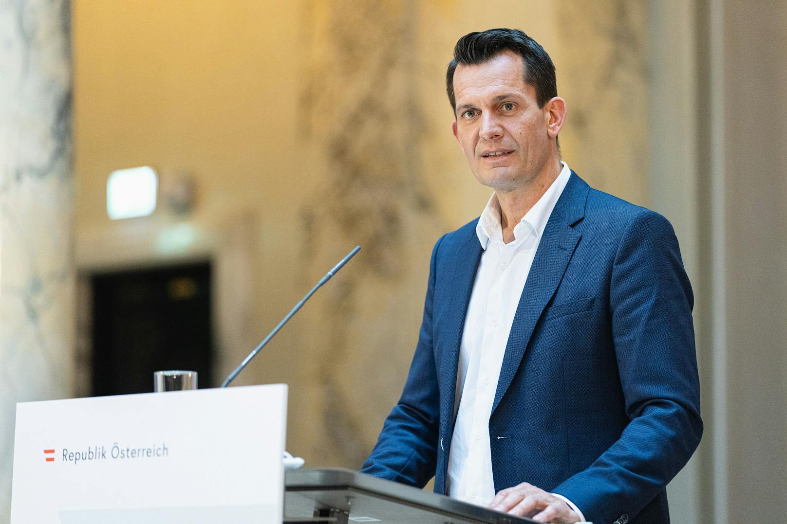 Der neue österreichische Gesundheitsminister ist in seiner ersten Woche im Amt bereits durch so einiges aufgefallen. Nun enthüllte er ein weiteres Detail über sich.