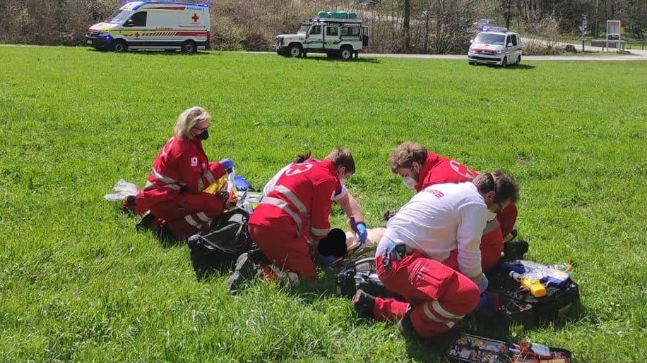 Der Paragleiter wurde schwer verletzt.