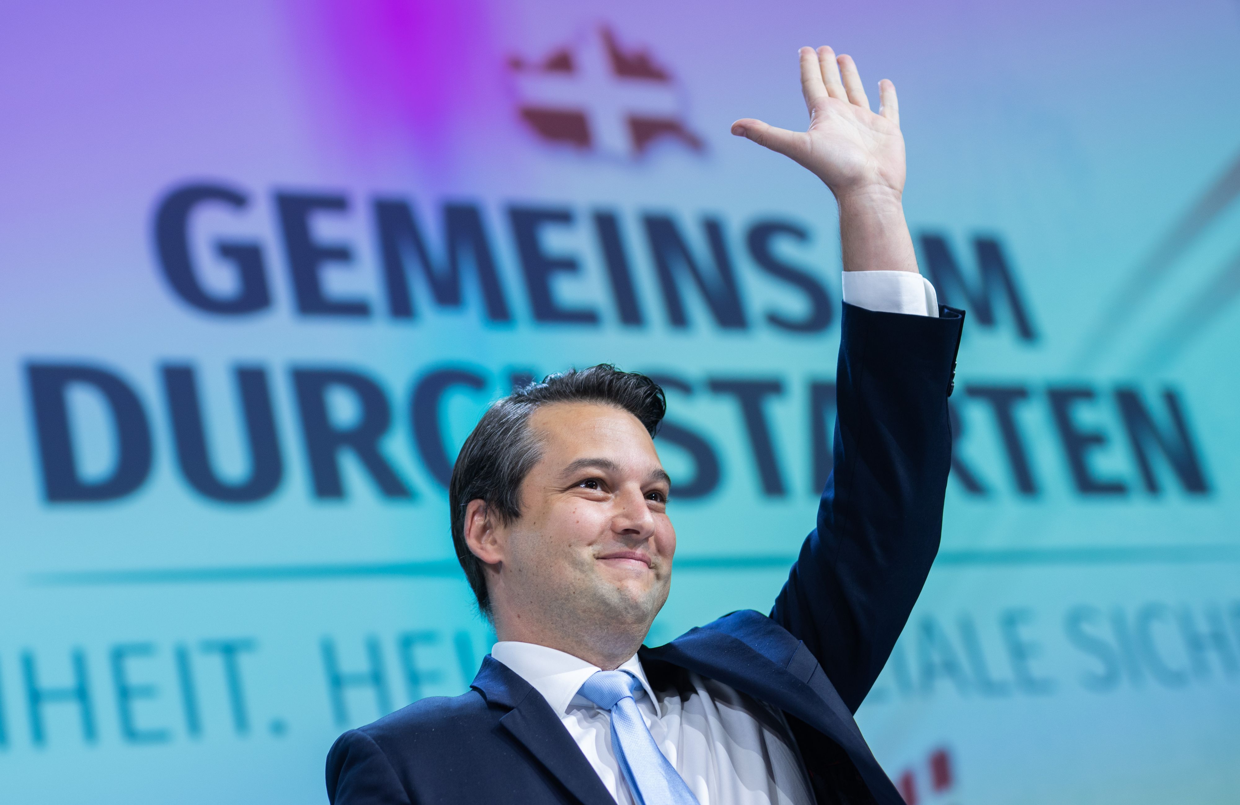 Download von www.picturedesk.com am 25.04.2021 (12:20).  ABD0032_20210425 - WIEN - ÖSTERREICH: Der geschäftsführende Wiener FPÖ-Obmann Dominik Nepp am Sonntag, 25. April 2021, im Rahmen des 36. ordentlichen Landesparteitags der FPÖ Wien. - FOTO: APA/GEORG HOCHMUTH - 20210425_PD1552 - Rechteinfo: Rights Managed (RM)