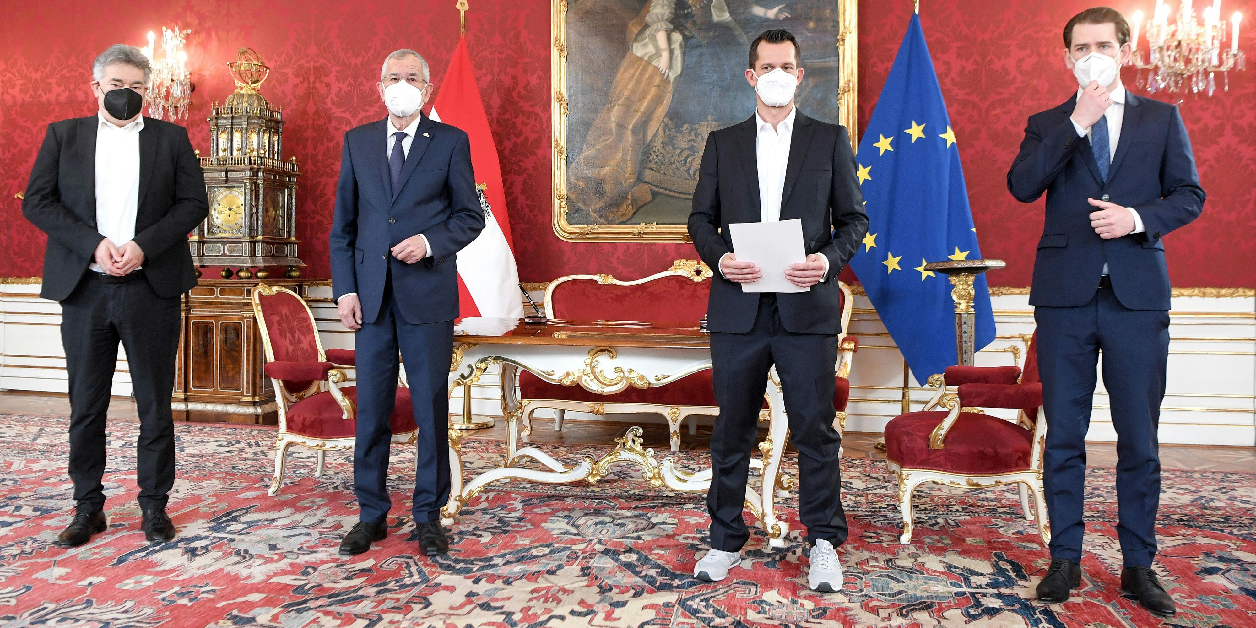 Das Outfit von Neo-Gesundheitsminister Mückstein (r.) kommt bei 22 Prozent nicht gut an.