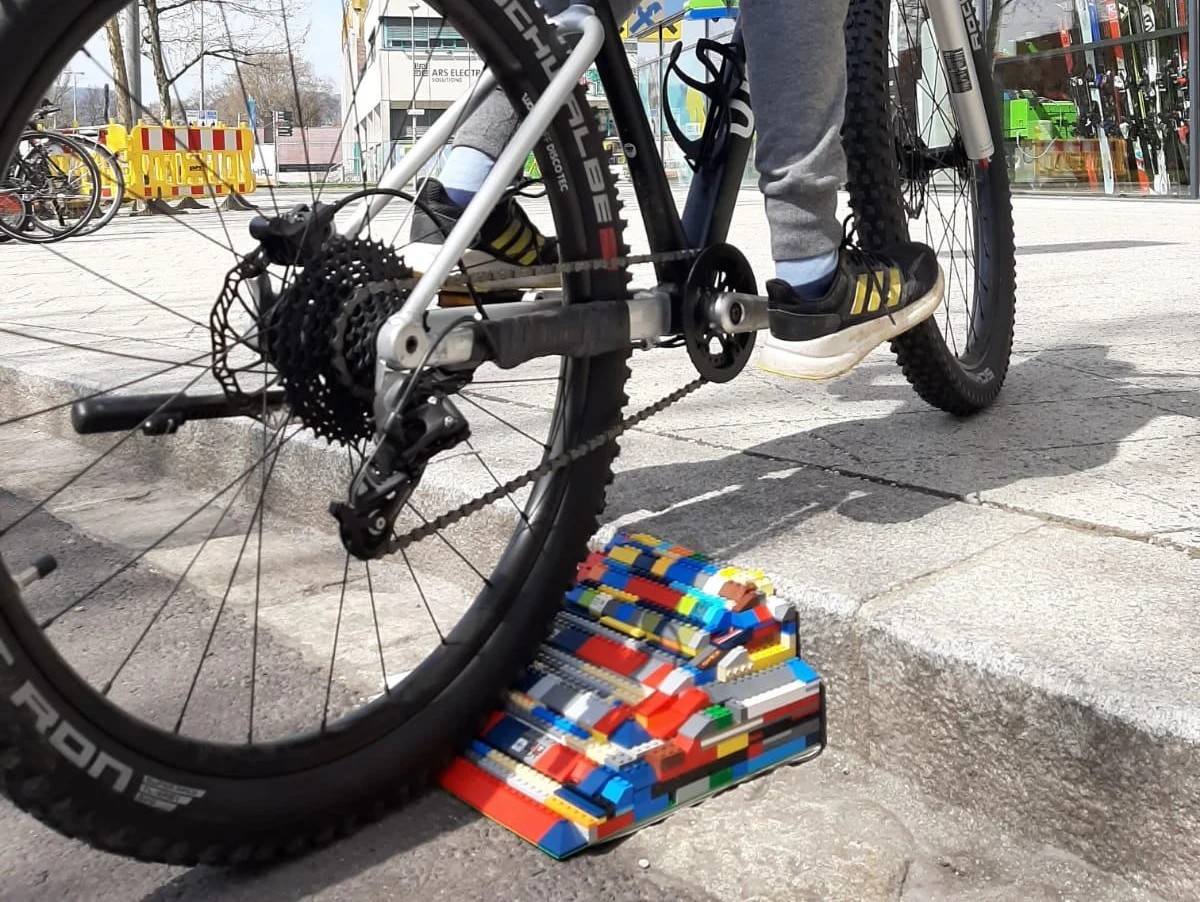 So sieht sie aus: die Radrampe aus Lego