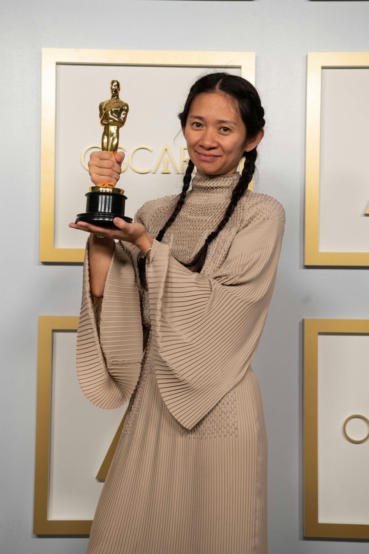 Heute.at - China vertuscht Oscar-Sieg von Nomadland-Regisseurin