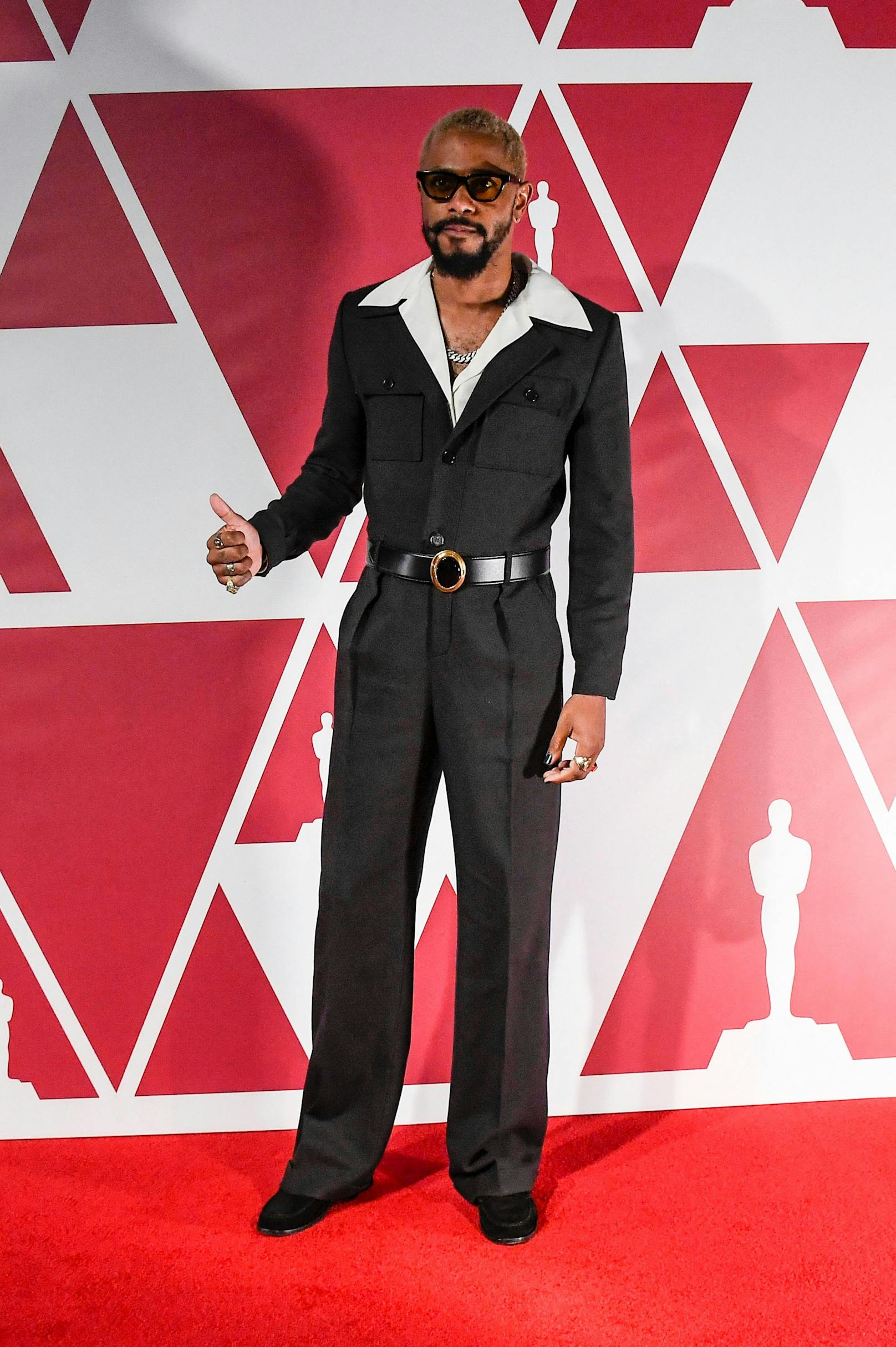 <strong>Lakeith Stanfield</strong> kam im Jumpsuit von&nbsp;<strong>Saint Laurent by Anthony Vaccarello</strong>.
