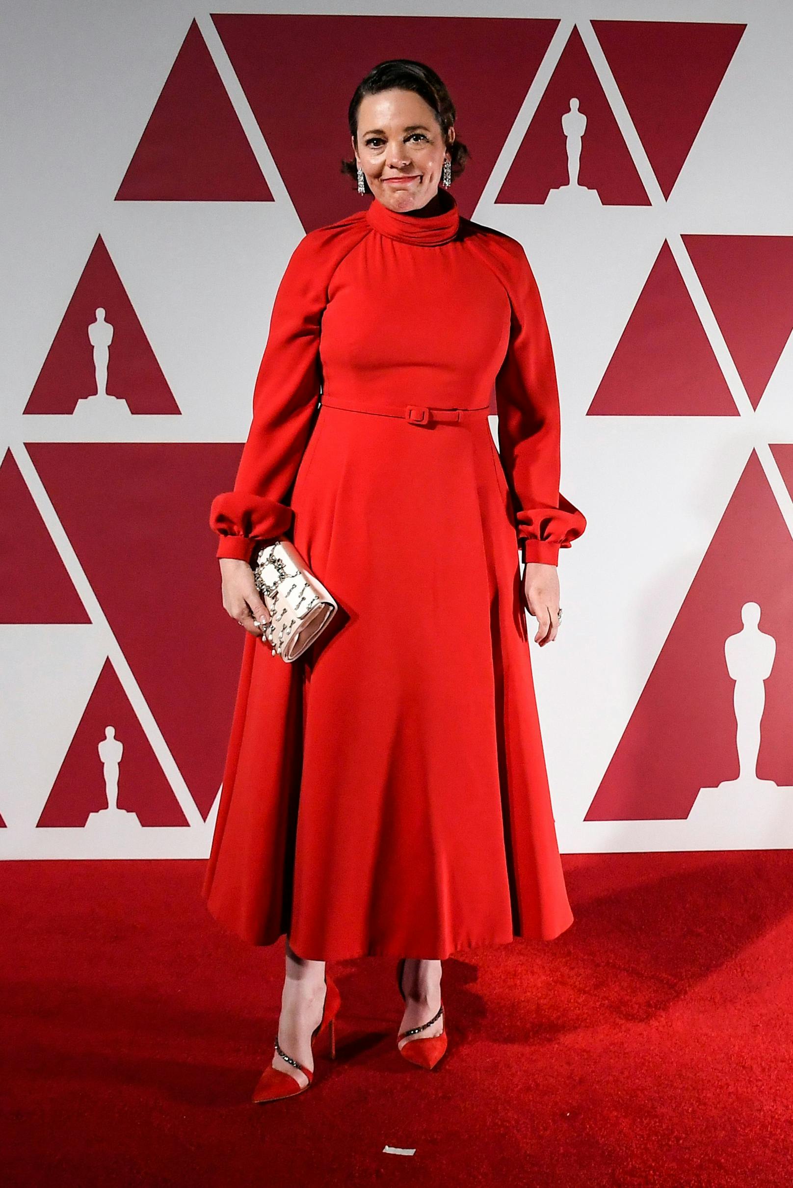 <strong>Olivia Colman</strong> kam in Rot von <strong>Christian Dior.</strong>