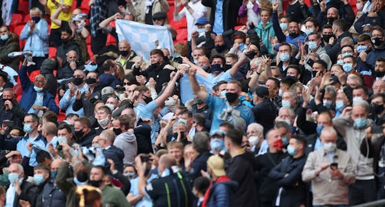 Beim Finale des englischen Ligapokals am 25. April 2021 durften 8.000 Zuschauer ins Wembley-Stadion in London. Insgesamt fasst dieses 90.000 Personen.