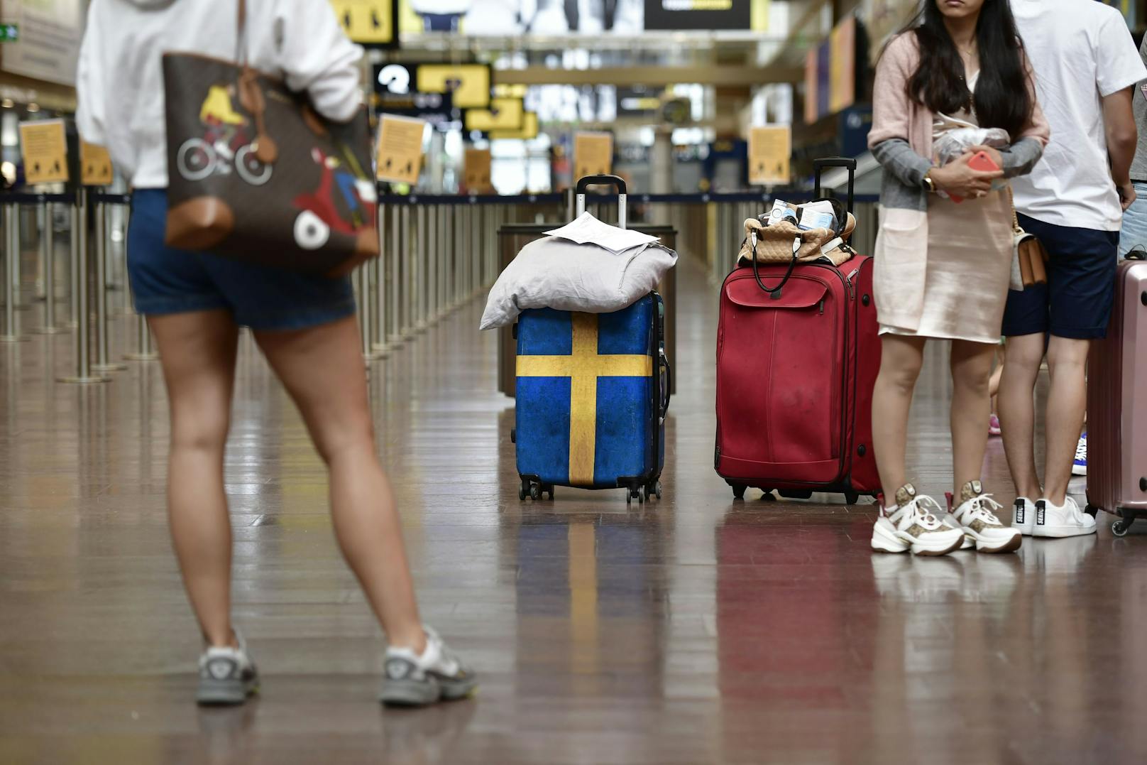 Eine verlassene Tasche legte den Stockholmer Airport für Stunden lahm. (Symbolbild)