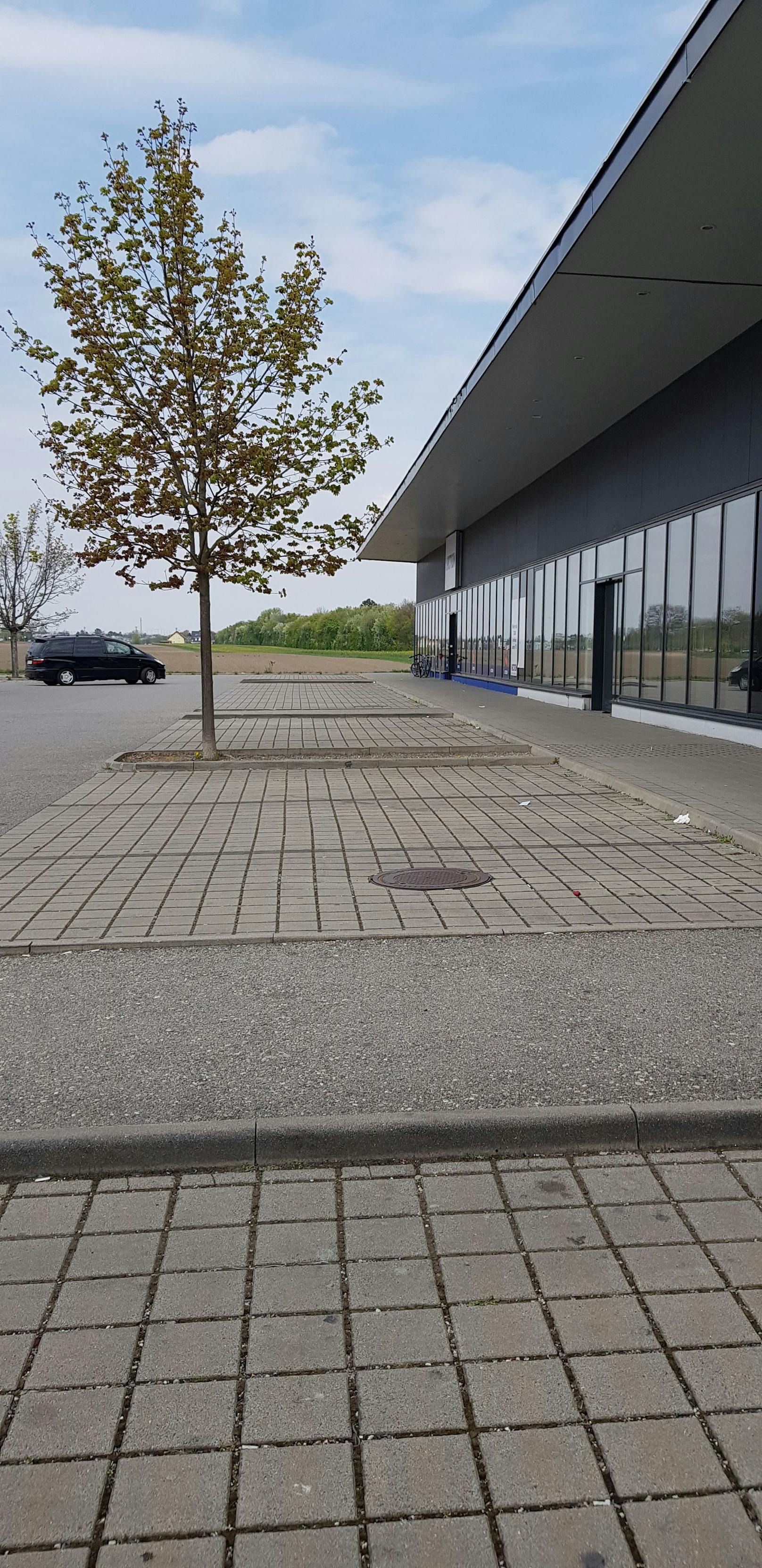Auf diesem Parkplatz bekommen Kunden eine 50-Euro-Strafe.
