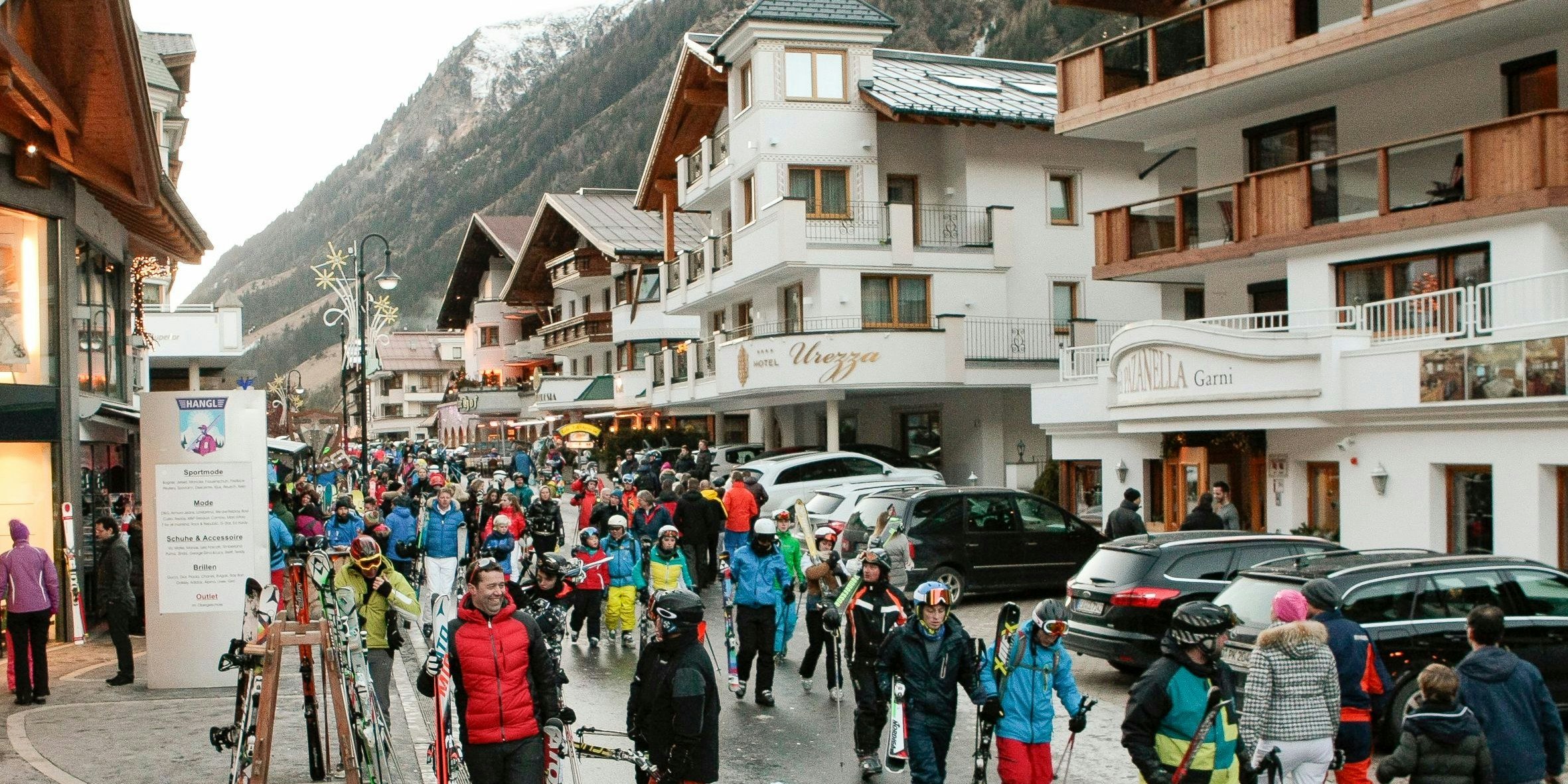 Wintersportler in Ischgl im Tiroler Paznauntal. Archivbild