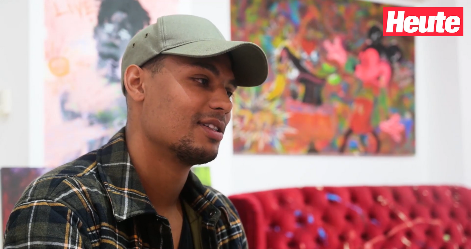 Rubin Okotie in der PLAIN Food Bar am Friedrichsplatz 2 mit integrierter Galerie.