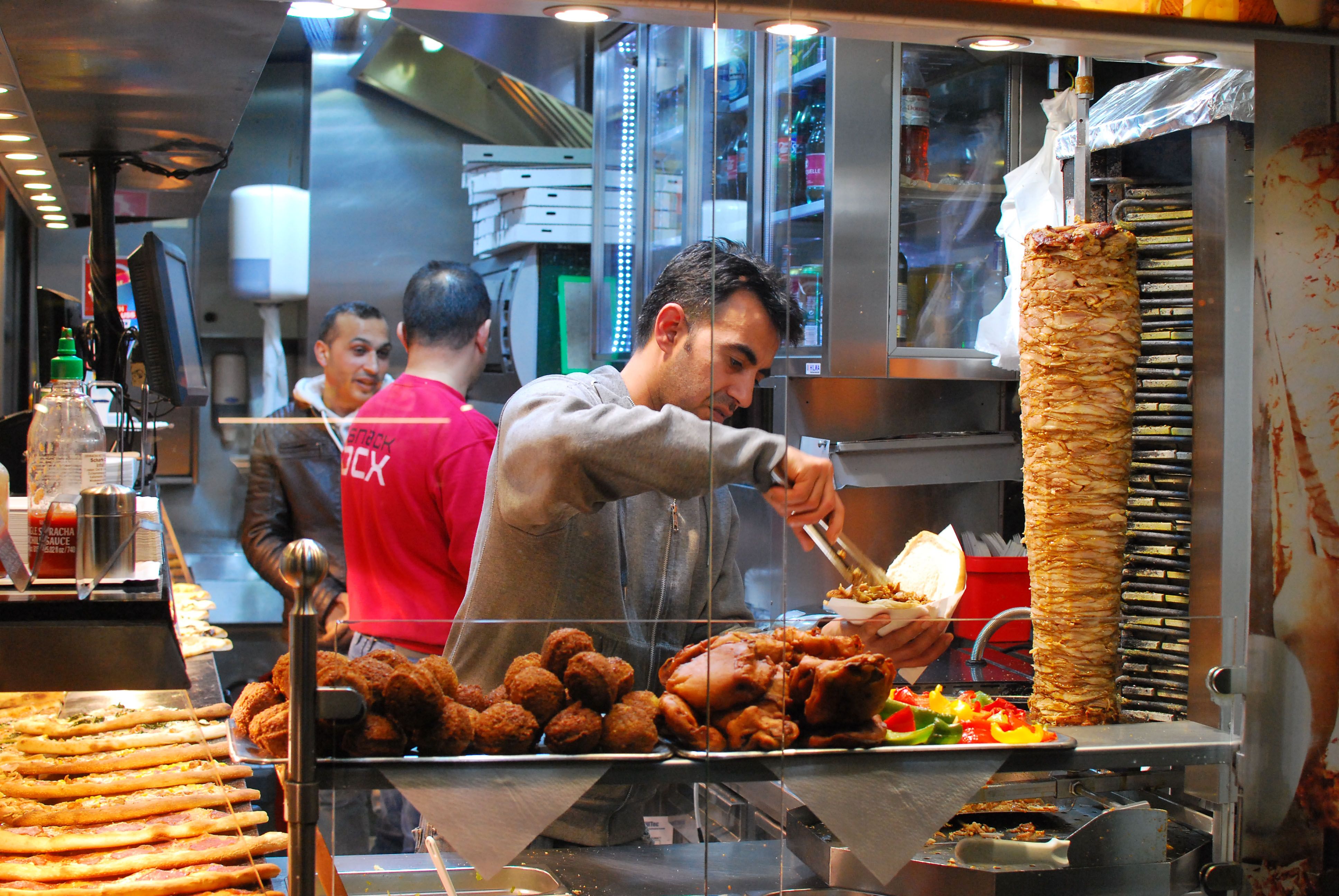 Ein Kebab-Stand in Wien - vor Corona.