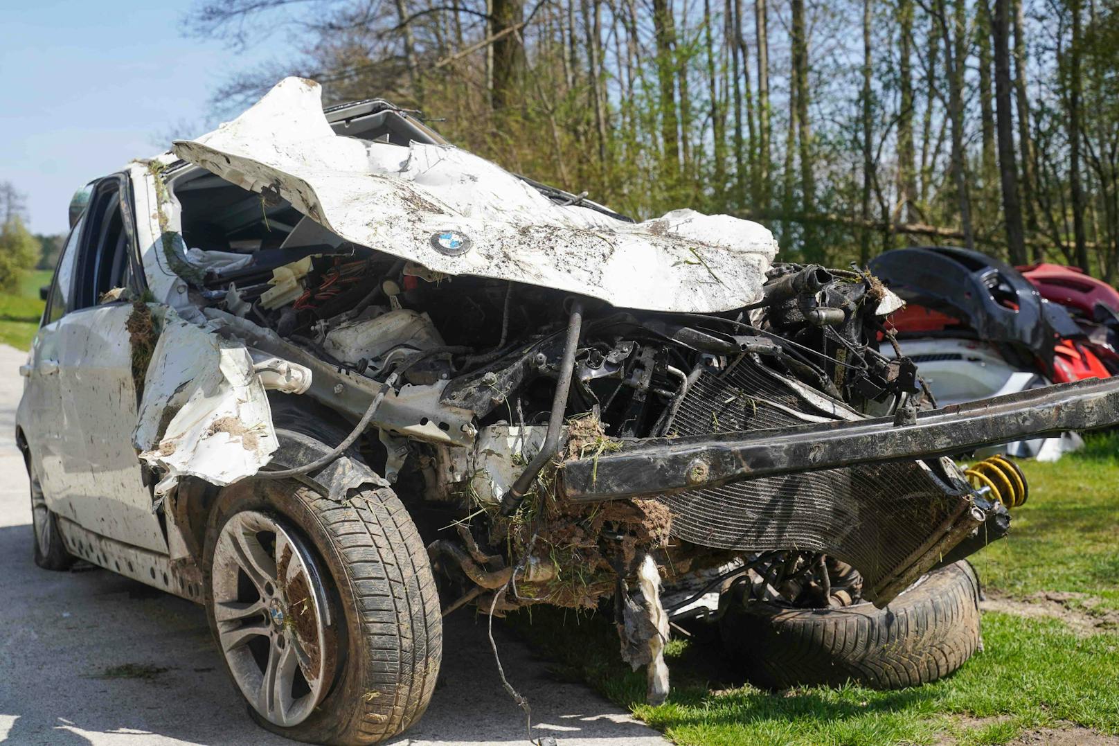 Der Lenker (22) hatte bei dem Crash in Eggelsberg keine Überlebenschance.