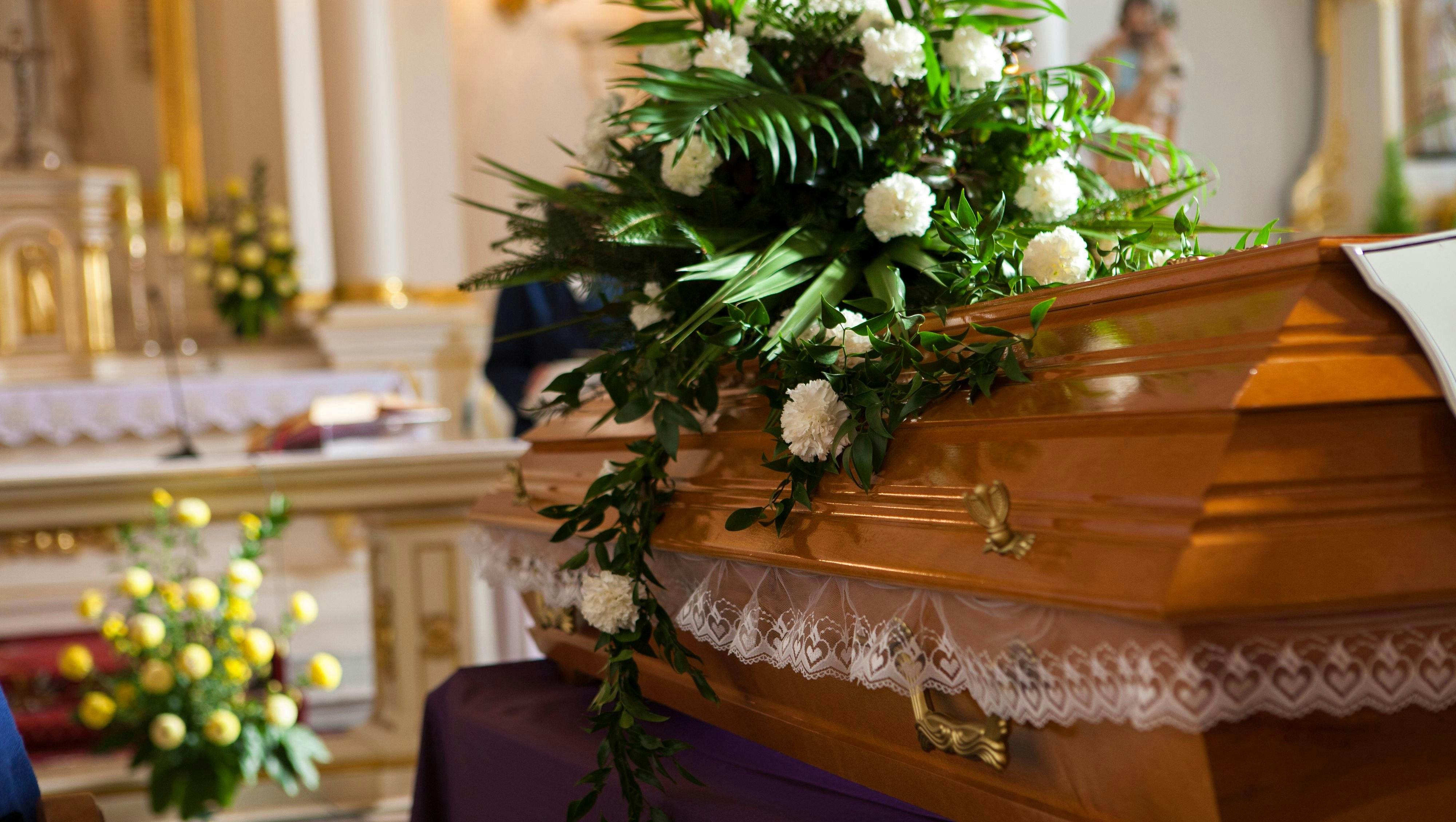 Der Mann stahl fast ein Jahr lang mehrere Tausend Euro aus den Spendenboxen in den Aufbahrungshallen.