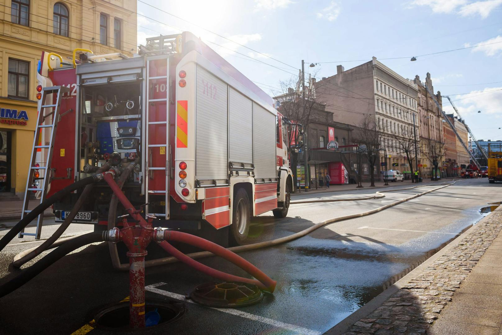 Bei einem Brand in einem Hostel sind in der lettischen Hauptstadt Riga acht Menschen gestorben.