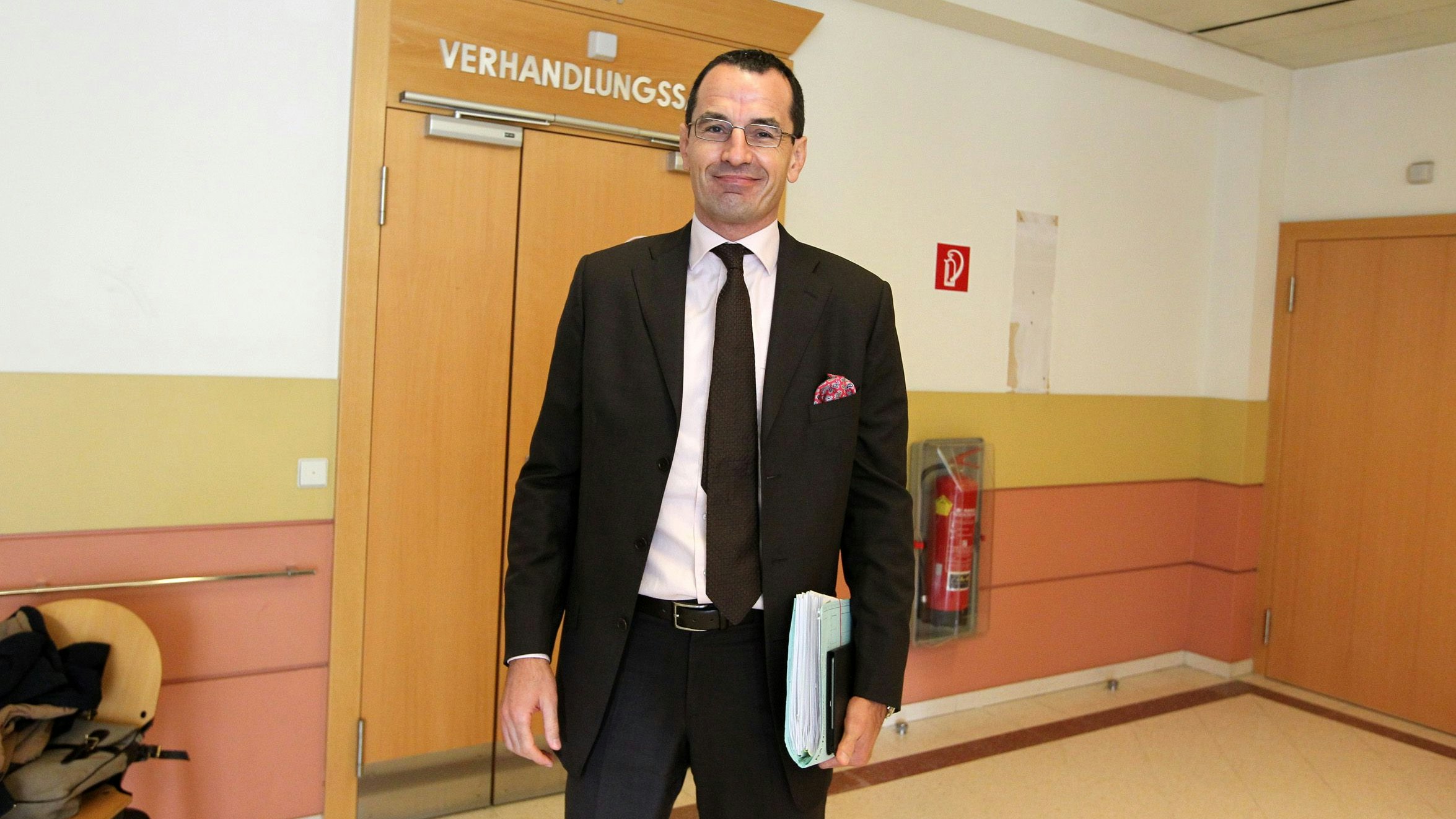 Star-Anwalt Michael Rami verteidigt Florian Teichtmeister.