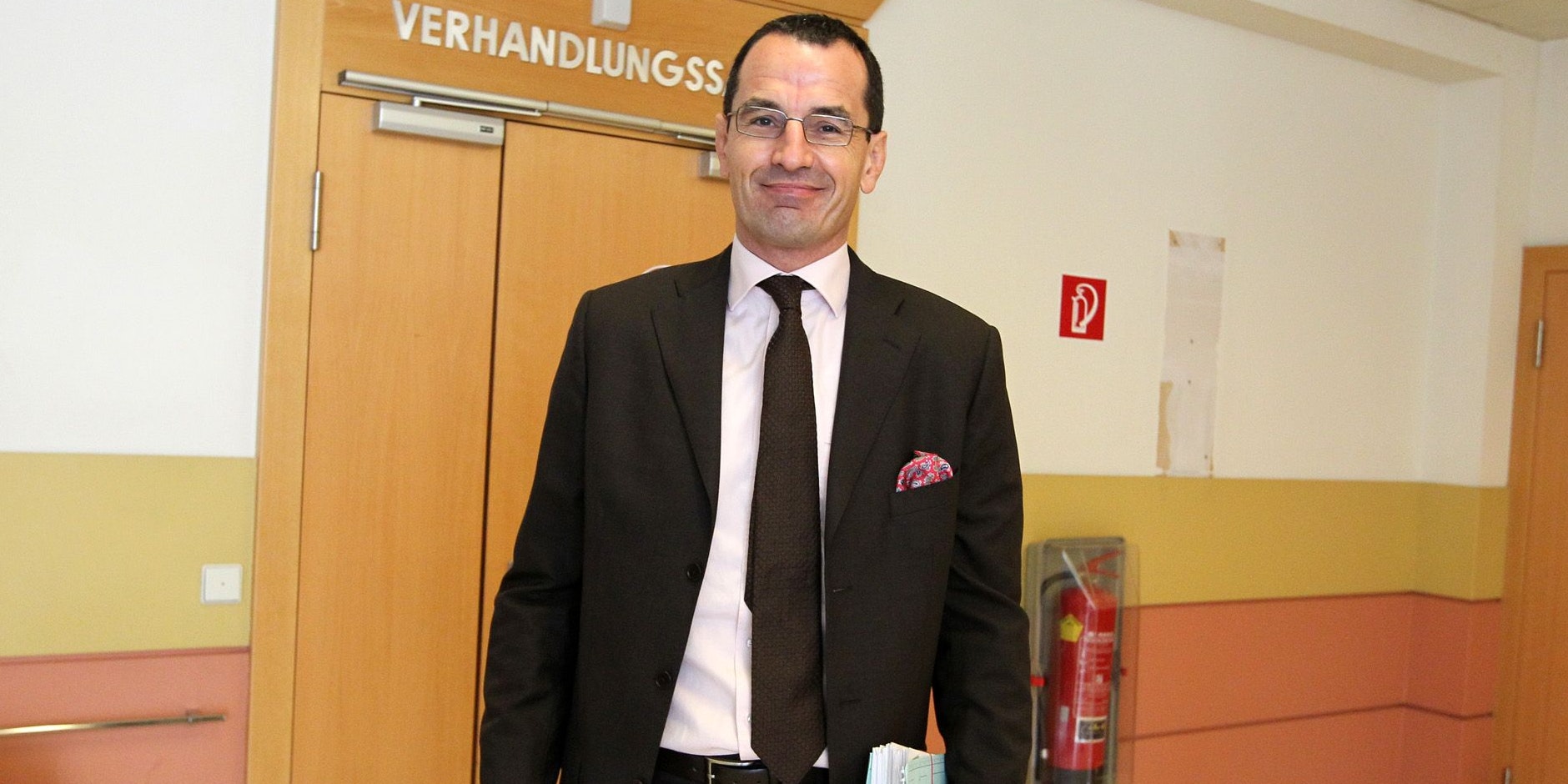 Star-Anwalt Michael Rami vertrat Moderatorin Scharf vor Gericht.