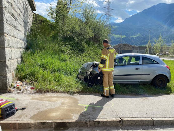 Schwerer Verkehrsunfall in Stans -Fotocredit: ZOOM.TIROL
