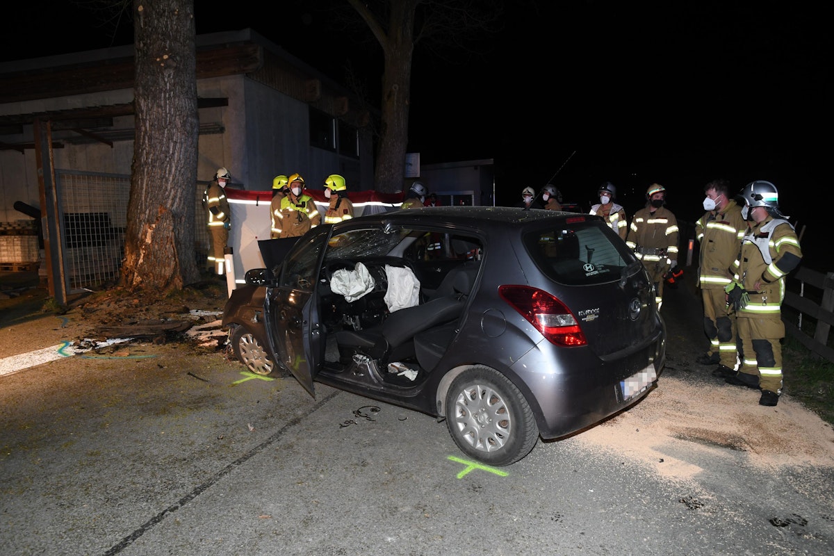 Tödlicher Verkehrsunfall auf der Harter Landesstraße in Fügen (27. April 2021)