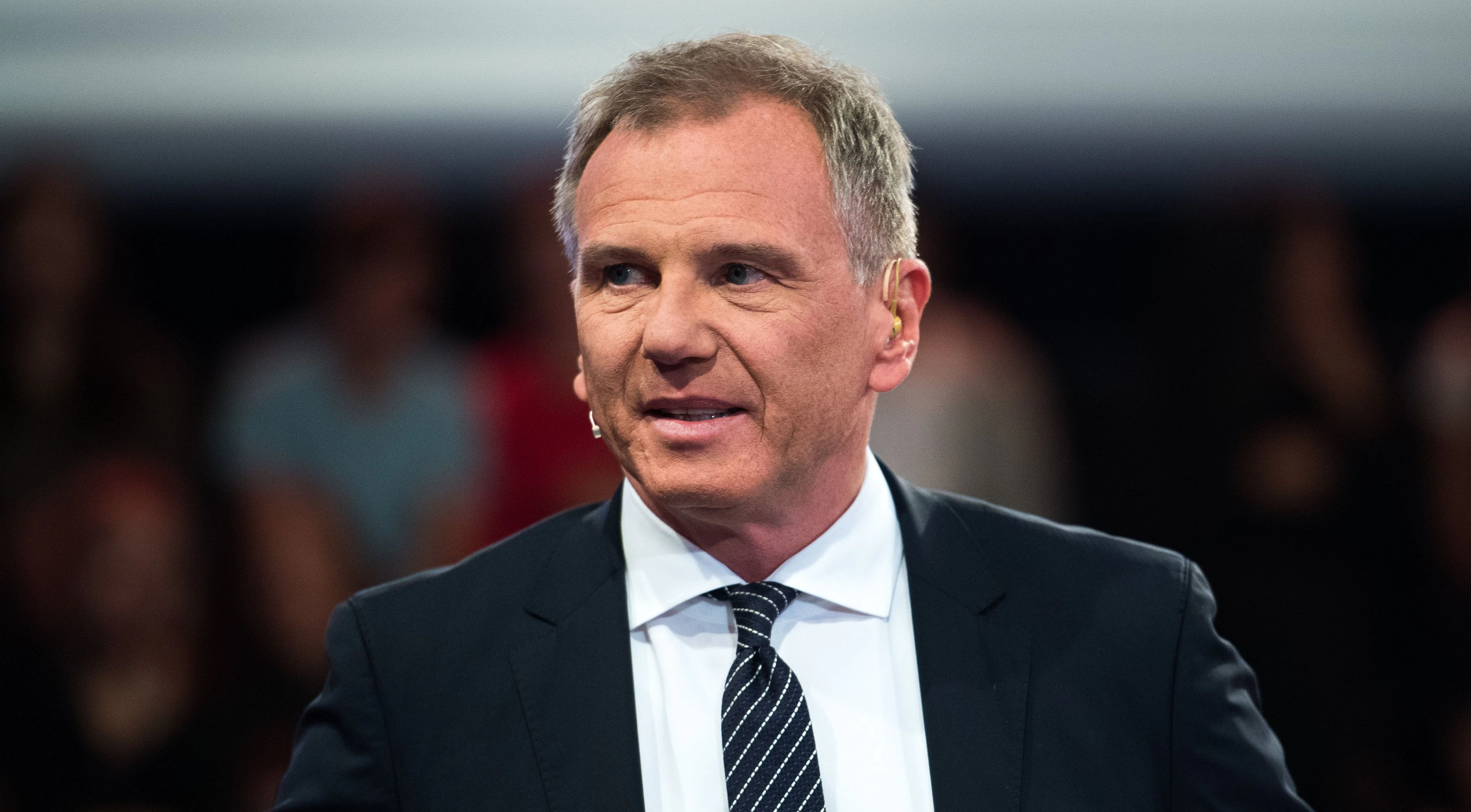Download von www.picturedesk.com am 29.04.2021 (09:36).  26.09.2019, Küniglberg, Wien, AUT, ORF Elefantenrundezur Nationalratswahl 2019, im Bild ORF-Moderator Armin Wolf // during political discussion due to Austrian general elections 2019 in Vienna, Austria on 2019/09/26, EXPA Pictures © 2019, PhotoCredit: EXPA/ Michael Gruber - 20190927_PD1434 - Rechteinfo: Rights Managed (RM)