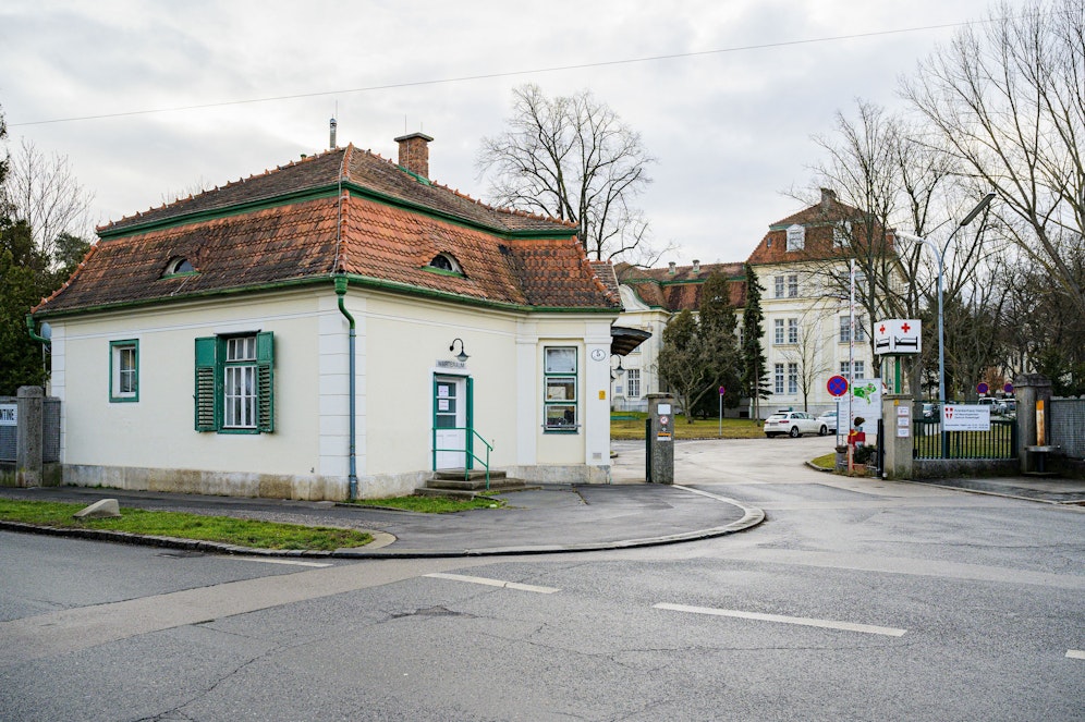 Außenansicht des Krankenhaus Hietzing mit Neurologischem Zentrum Rosenhügel