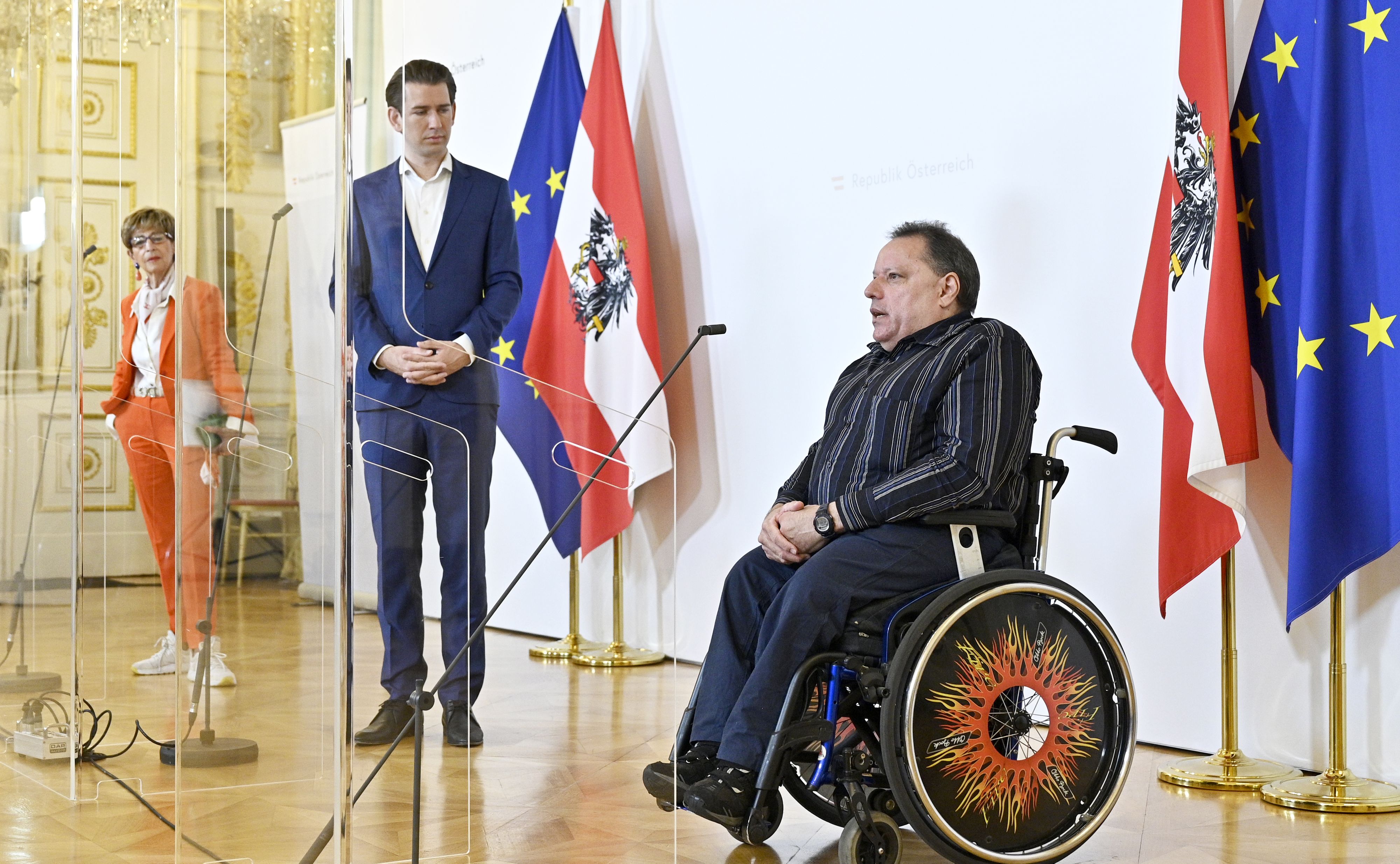 (v.l.), Seniorenbund-Präs. Ingrid Korosec, Bundeskanzler Sebastian Kurz (ÖVP), Herbert Pichler, Präsident des Behindertenrates anl. eines Runden Tisch zur "Alterseinsamkeit" am Montag, 07. September 2020 in Wien.