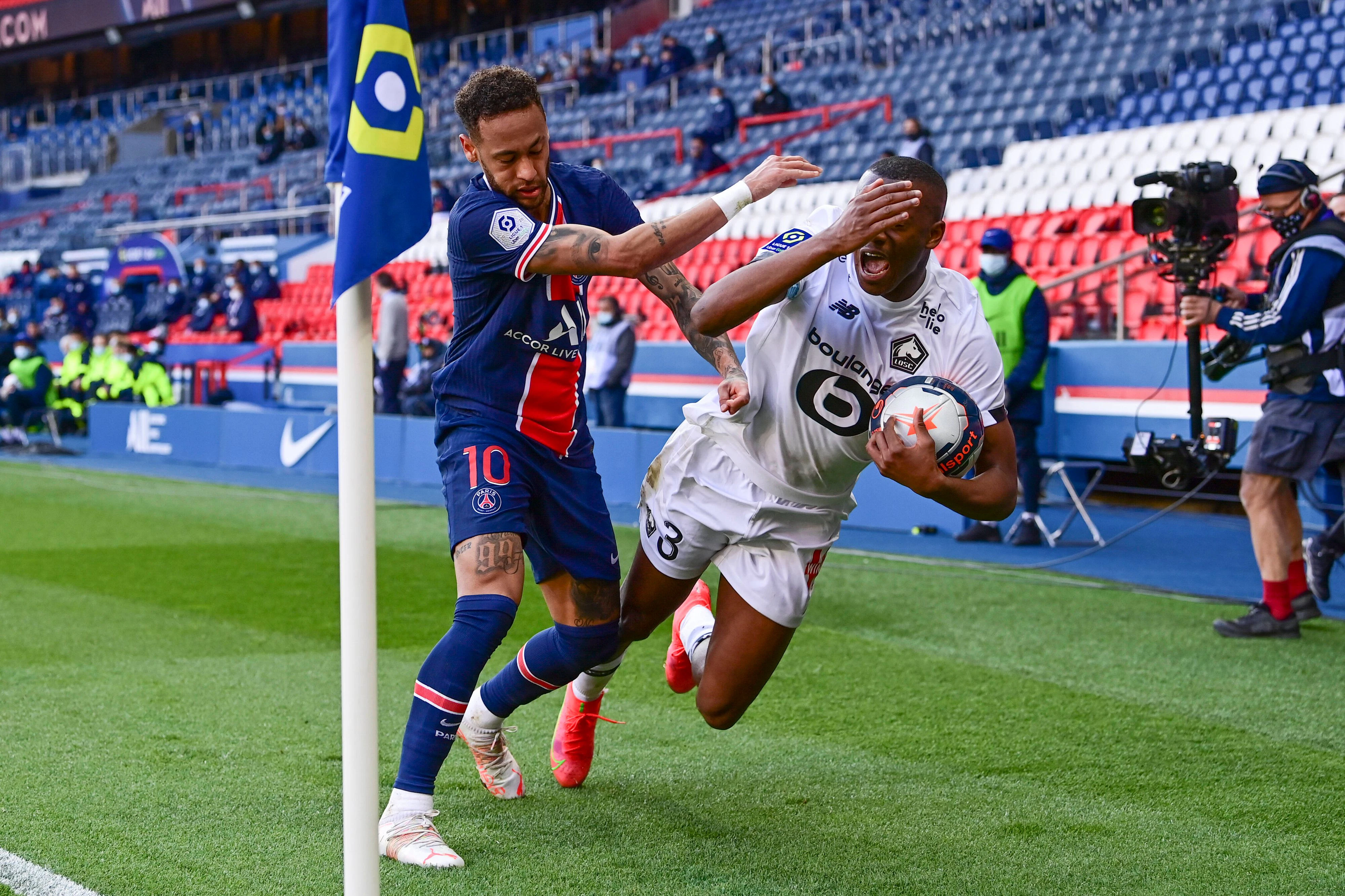 Neymar gegen Tiago Djalo. 