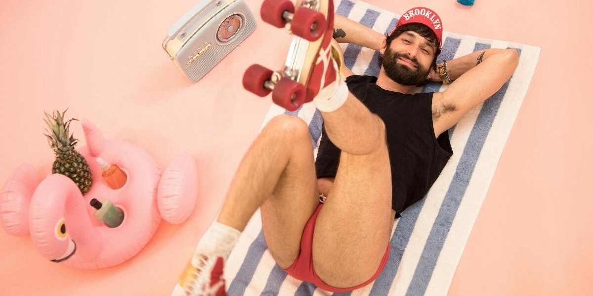 Conchita Wurst im neuen Musikvideo zu "Malebu"