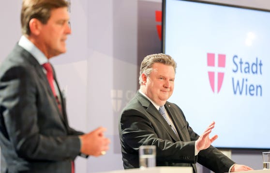 Bürgermeister Michael Ludwig (rechts) und Wirtschaftsstadtrat Peter Hanke schnüren ein weiteres Millionenpaket für Lehrlinge.