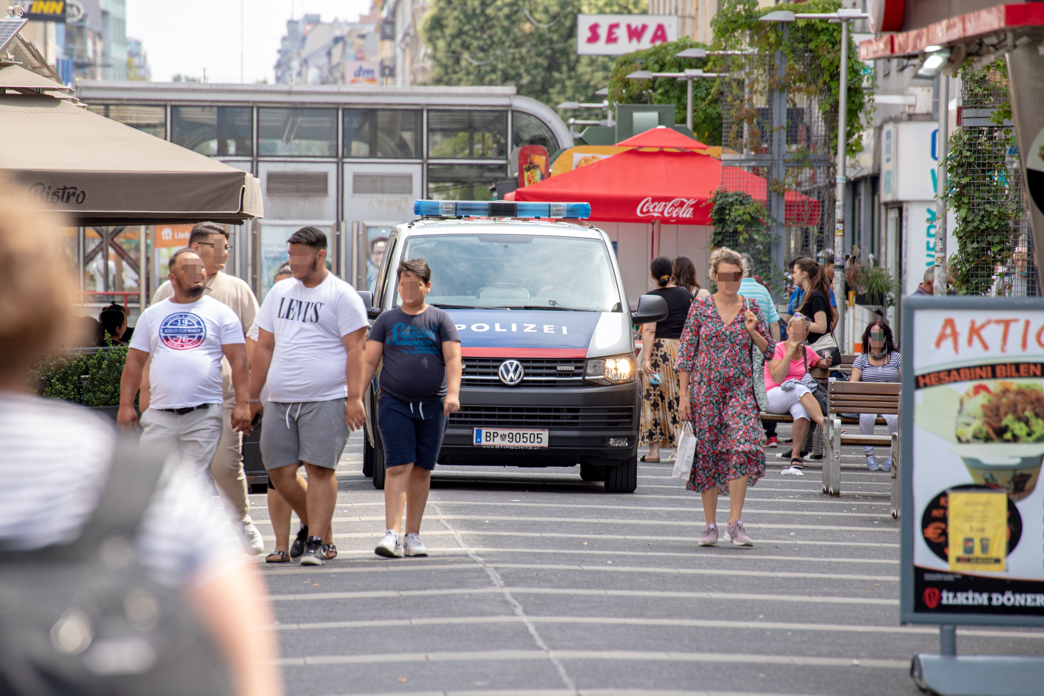 Die Polizei wird die Corona-Regeln auch nach dem 19. Mai kontrollieren.