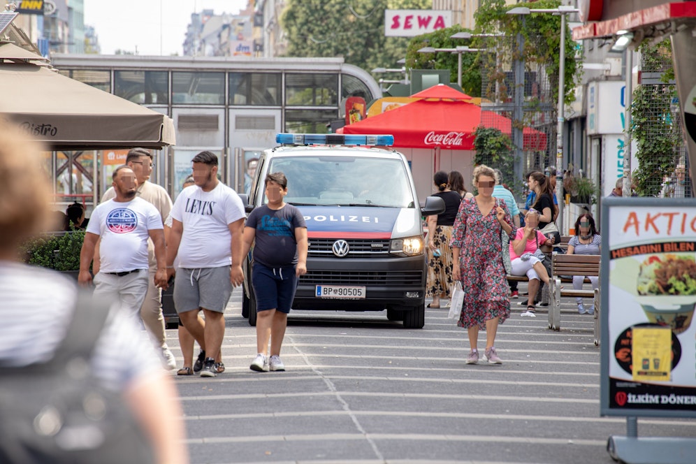 Die Polizei wird die Corona-Regeln auch nach dem 19. Mai kontrollieren.