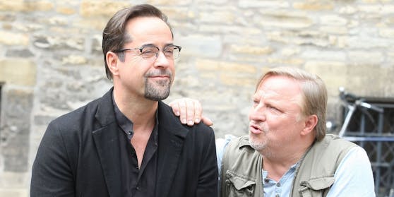 Jan Josef Liefers (li.) und Axel Prahl zählen zu den beliebtesten "Tatort"-Ermittlern. Mit der #allesdichtmachen-Aktion stieß Liefers aber auf wenig Begeisterung.