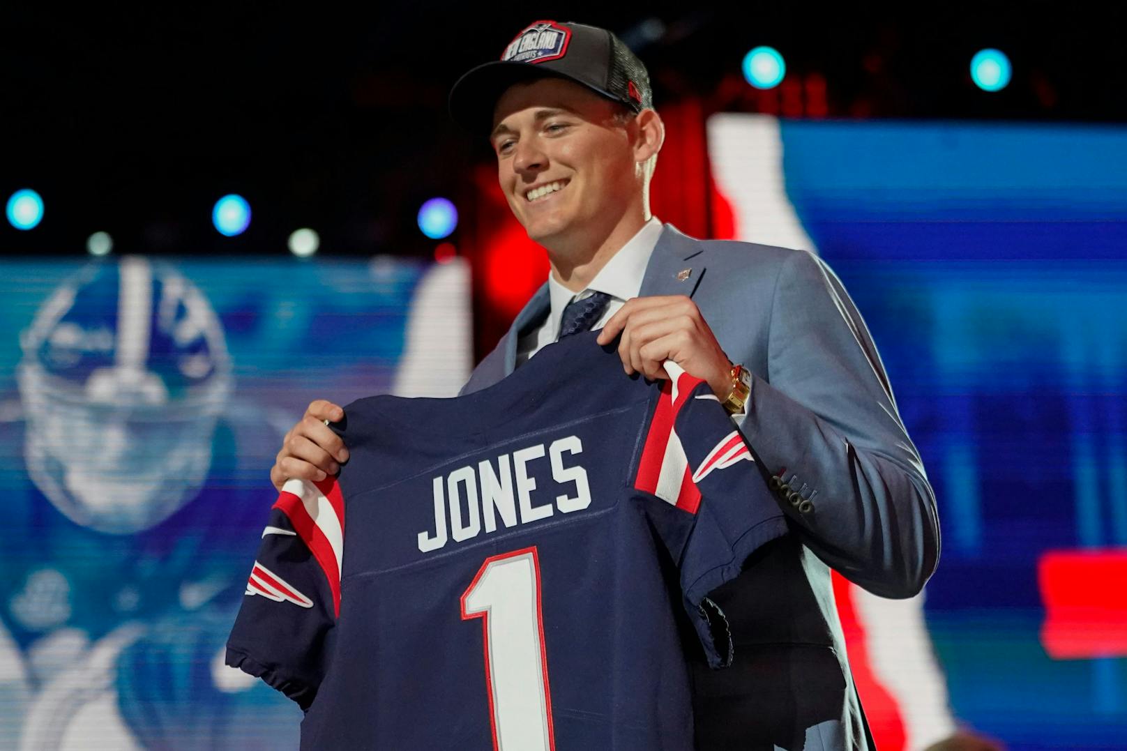 Mac Jones wird der neue Patriots-Quarterback. 