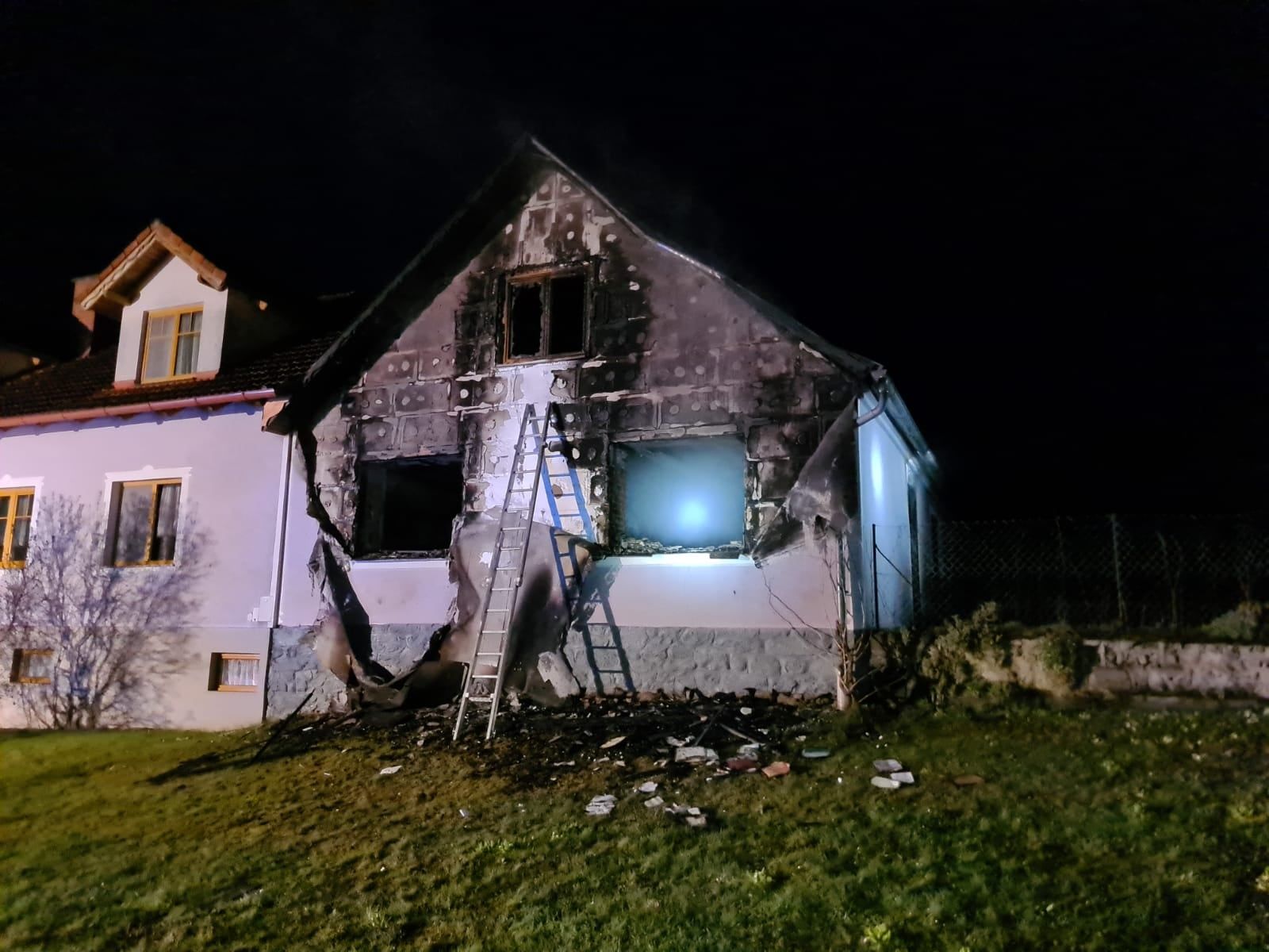 Der Sohn rettete seine Mutter.&nbsp;