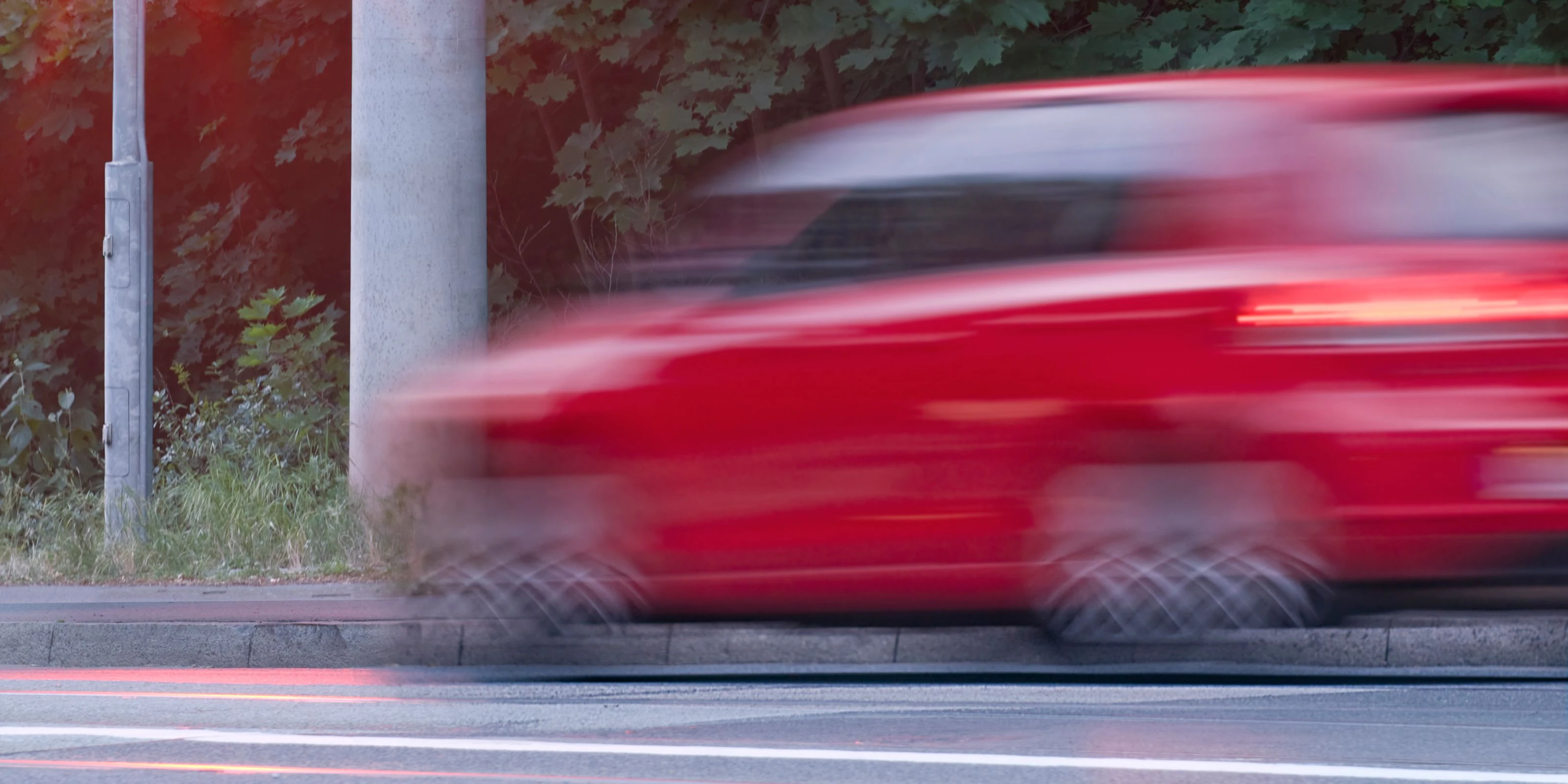 Ein Osterspaziergang endete für eine 62-Jährige und ihren Hund mit einer Schussverletzung. (Symbolbild)