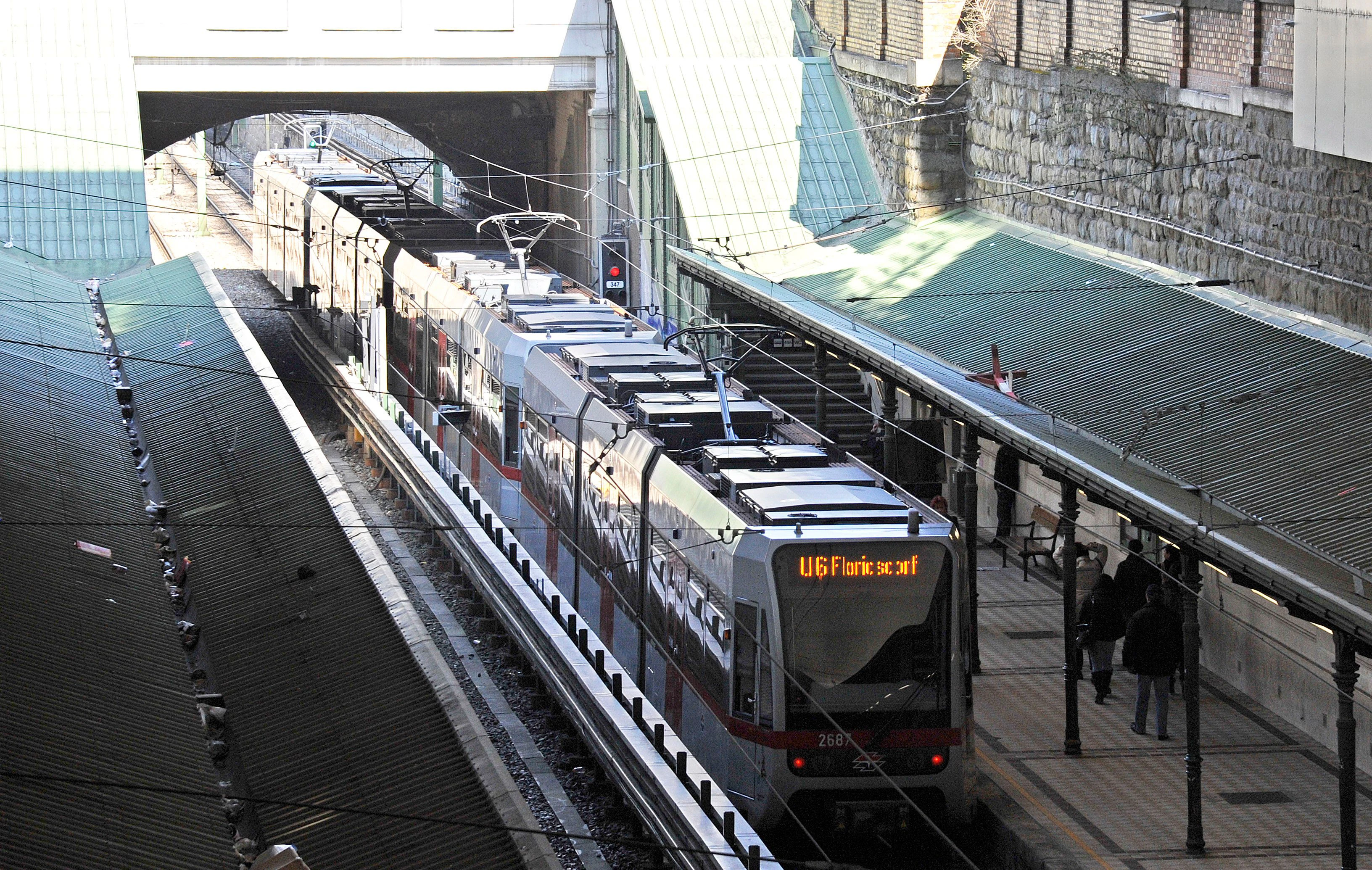 Der mutmaßliche Täter stieg in die U-Bahn, wurde von der Polizei abgefangen.