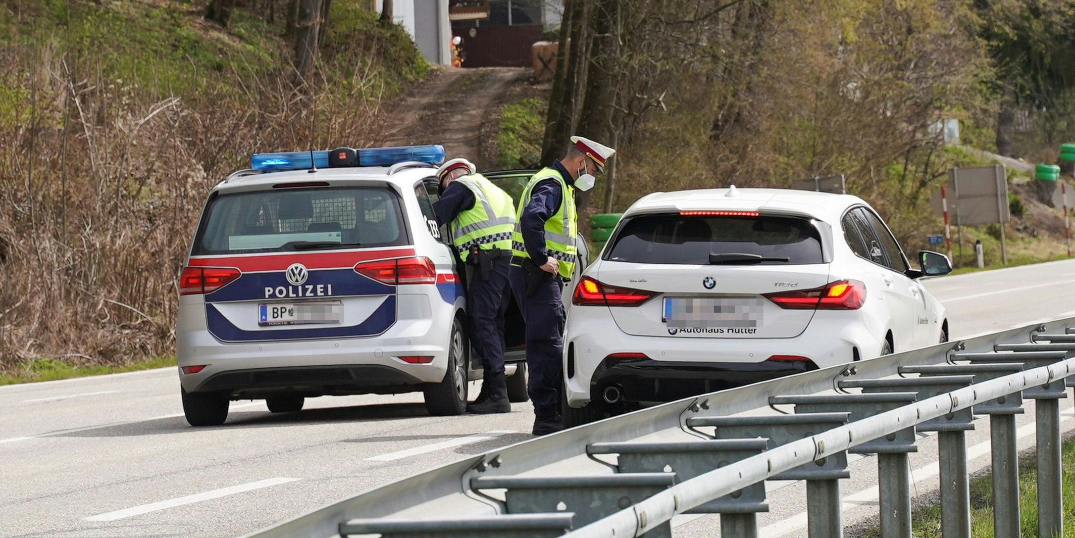 Im Bezirk Braunau gibt es seit Montag Kontrollen. Der Bezirk darf nur mehr mit negativem Test verlassen werden.